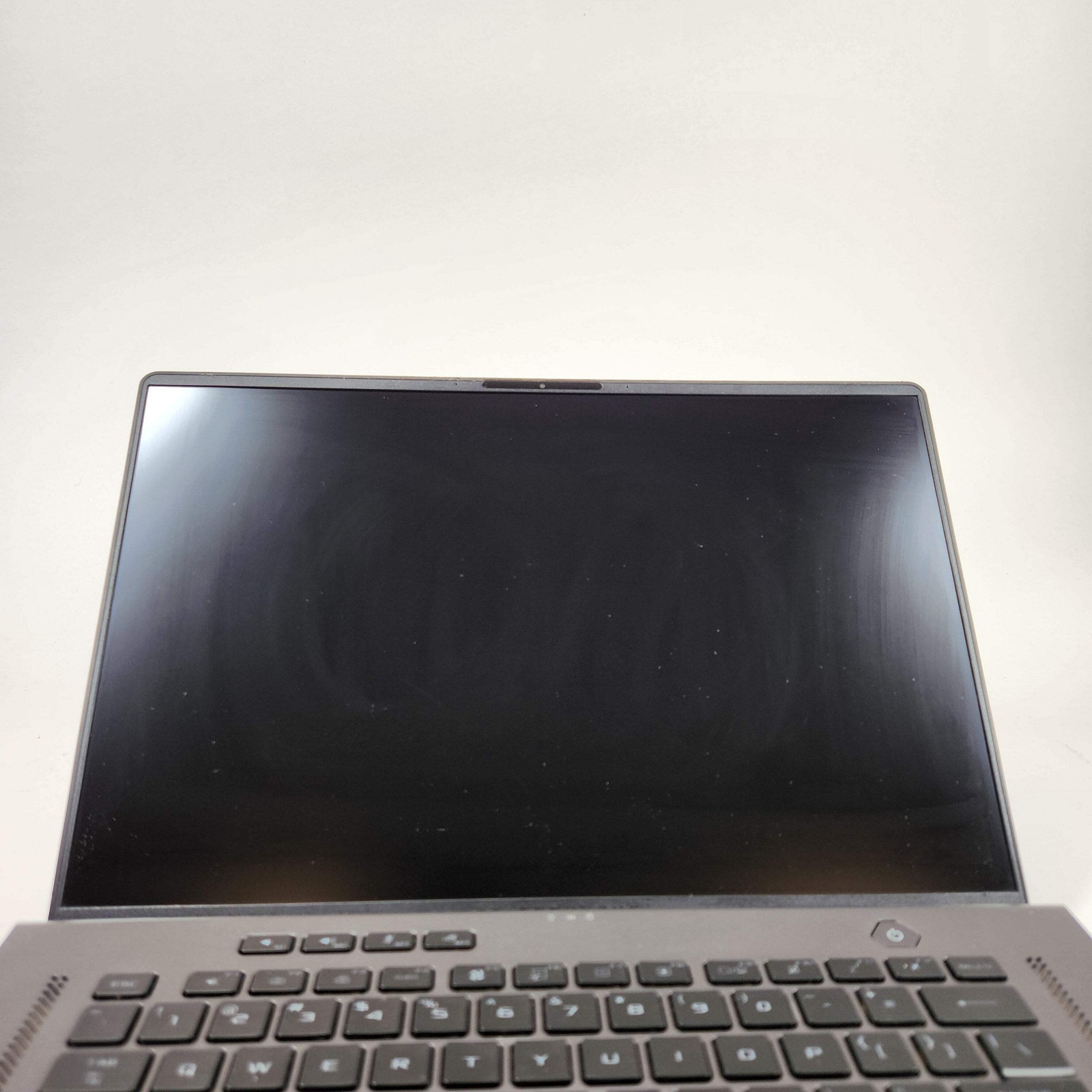 Asus ROG Zephyrus G16 GU603 16″ i7-13620H 2.4GHz 16GB RAM 512GB SSD 4060 READ