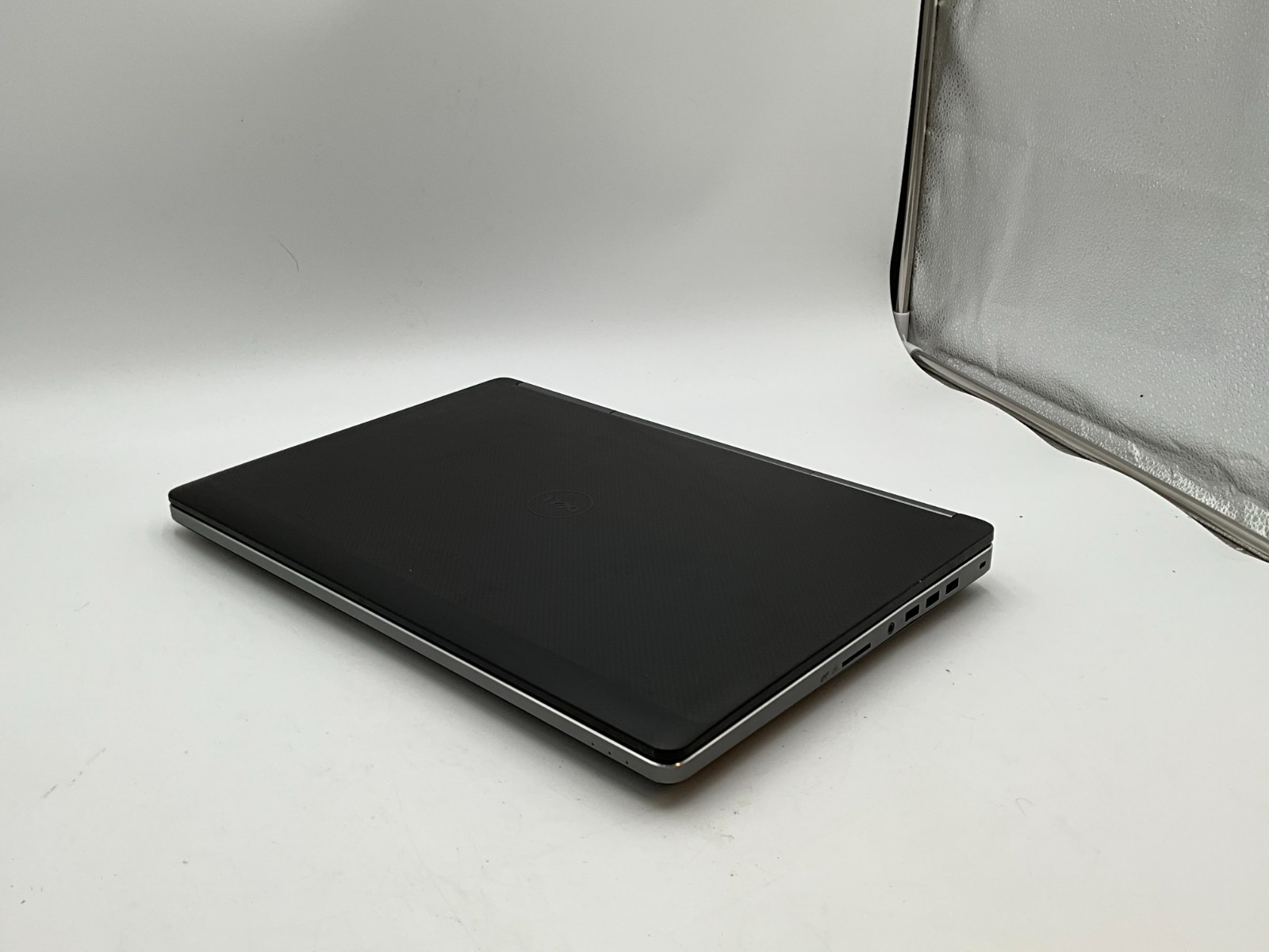 DELL Precision 7710 i7-6820HQ 64gb 1tb/512gb M5000M Laptop 2HDM0G2 no OS