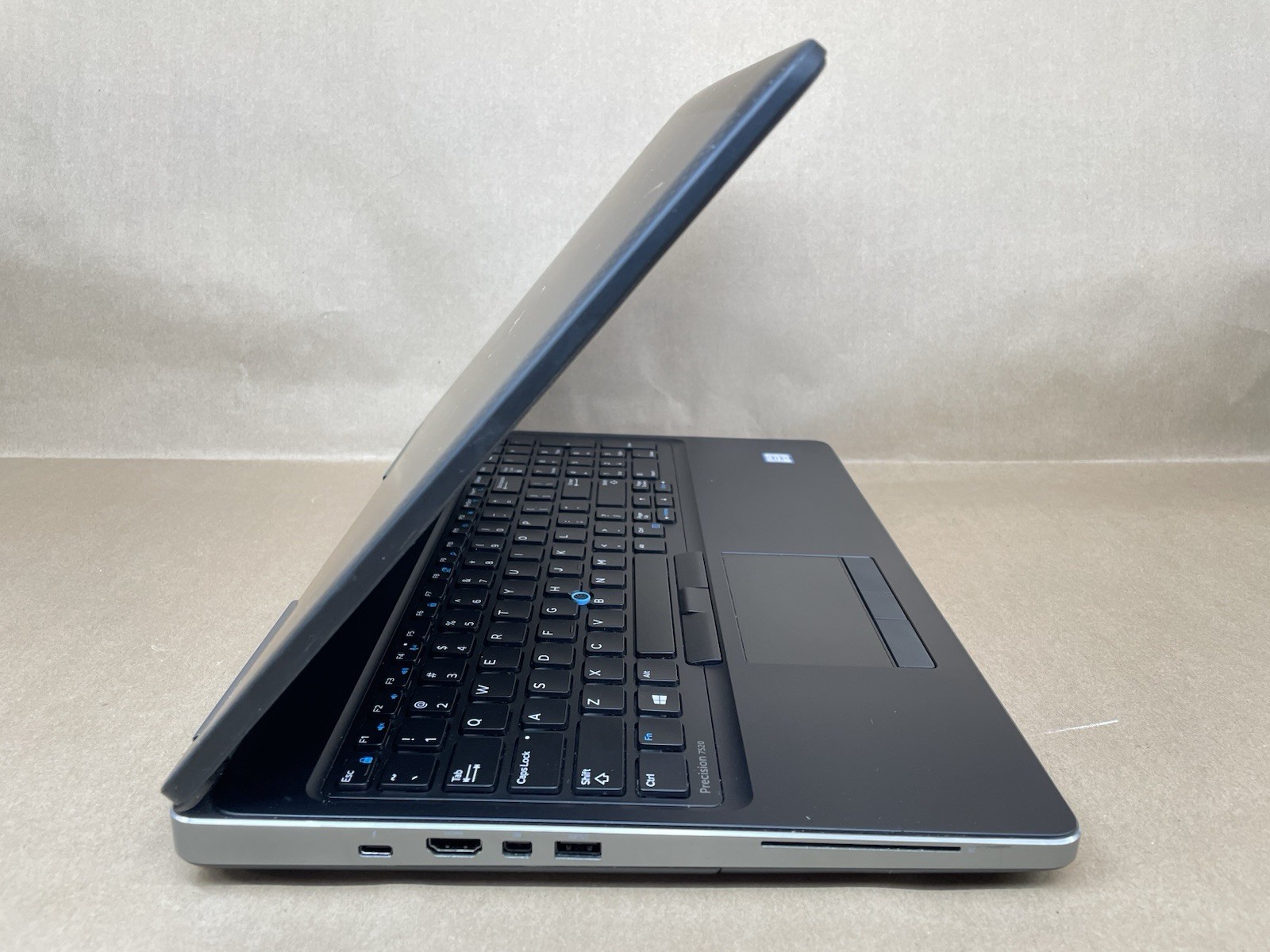 Dell Precision 7520 15.6″ i7-6820HQ @ 2.70GHz NO RAM NO SSD