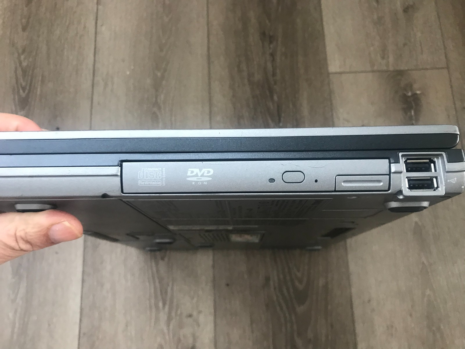 Dell Latitude D830 15.4″ Intel Core 2 Duo T7500 2.20GHz 3GB RAM 80GB HDD Win 7