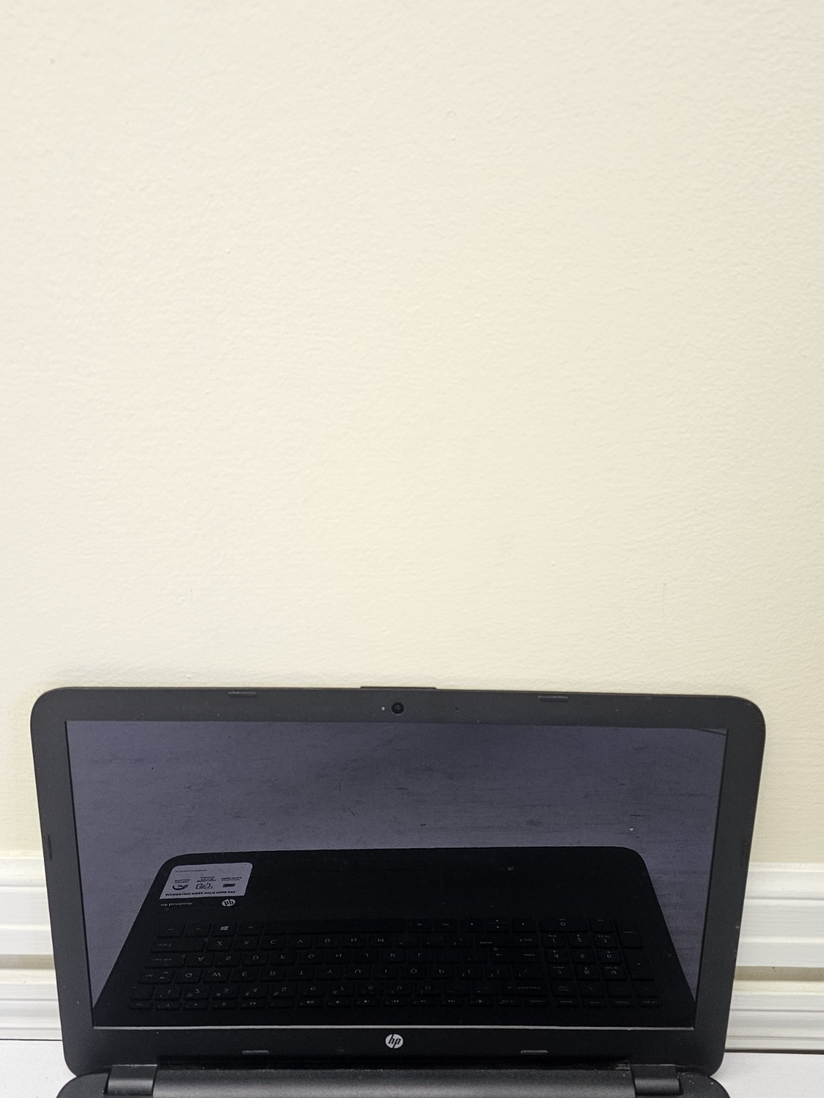 HP Notebook TPN-C126 Laptop – AMD Radeon R5 – 6GB RAM – 1TB HDD SATA – Win 10