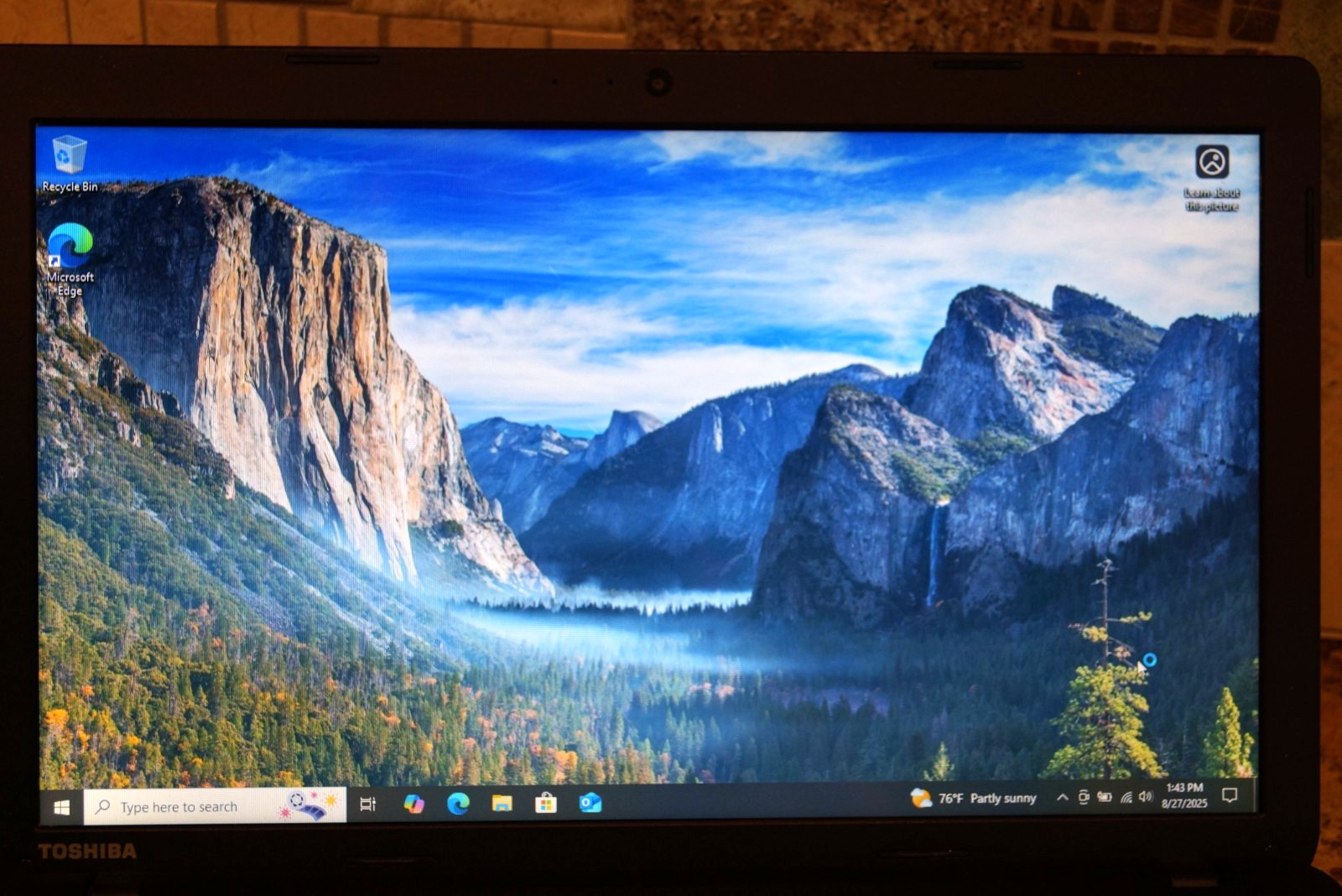 Active latest 22H2 WIN 10PRO Toshiba C55-A5300 @1.80GHz,4GB RAM 1TB HDD
