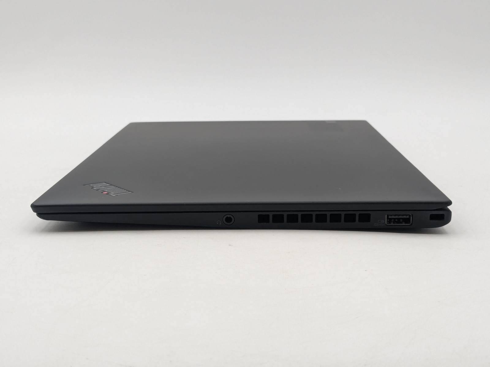 Lenovo ThinkPad X1 Carbon Gen 6 14″ FHD I5-8350U 256GB 16GB W11 Pro Backlit FPR