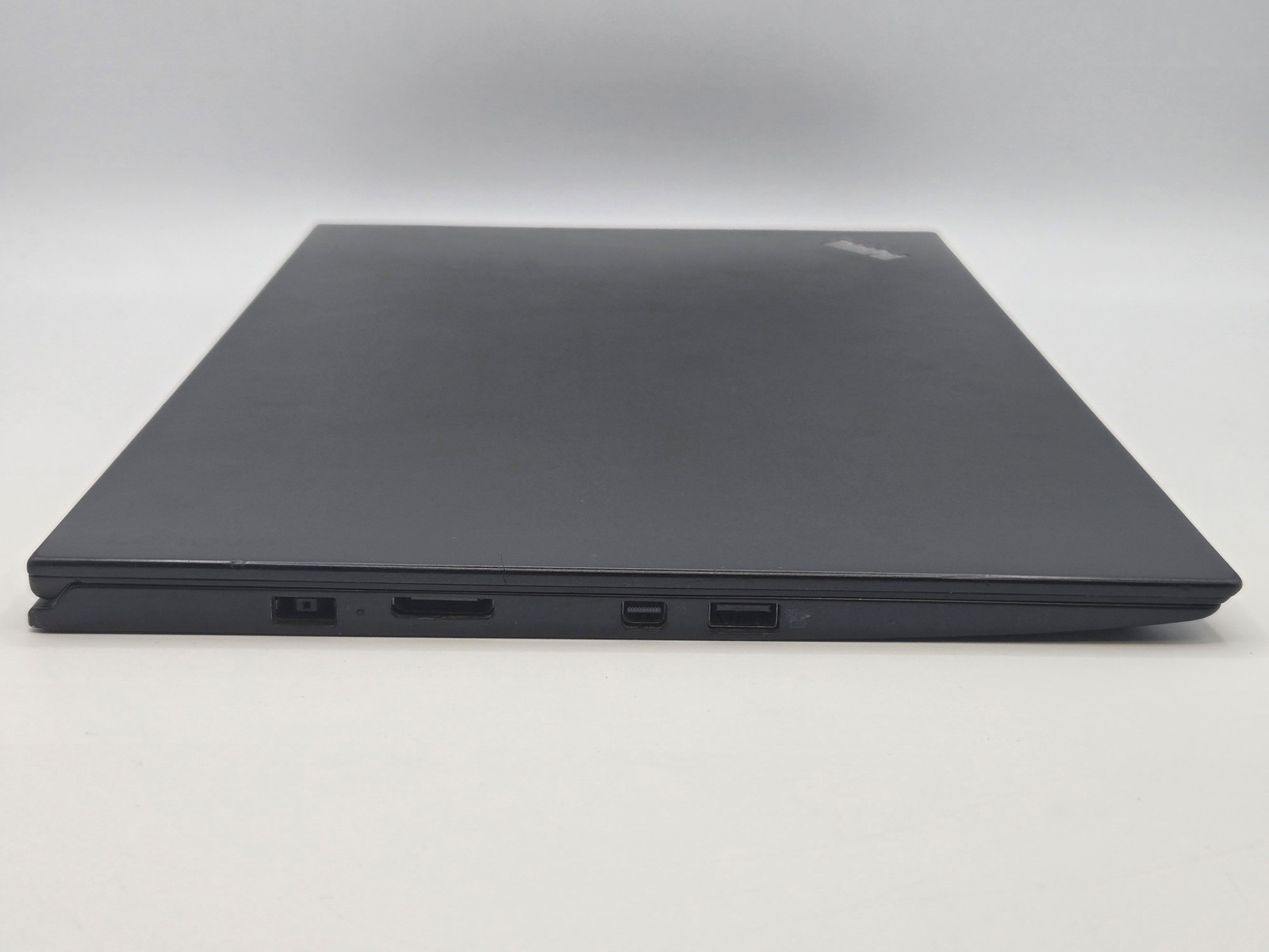 Lenovo ThinkPad X1 Carbon 4th Gen 14″ QHD I7-6600U 256GB SSD 16GB W10P FPR