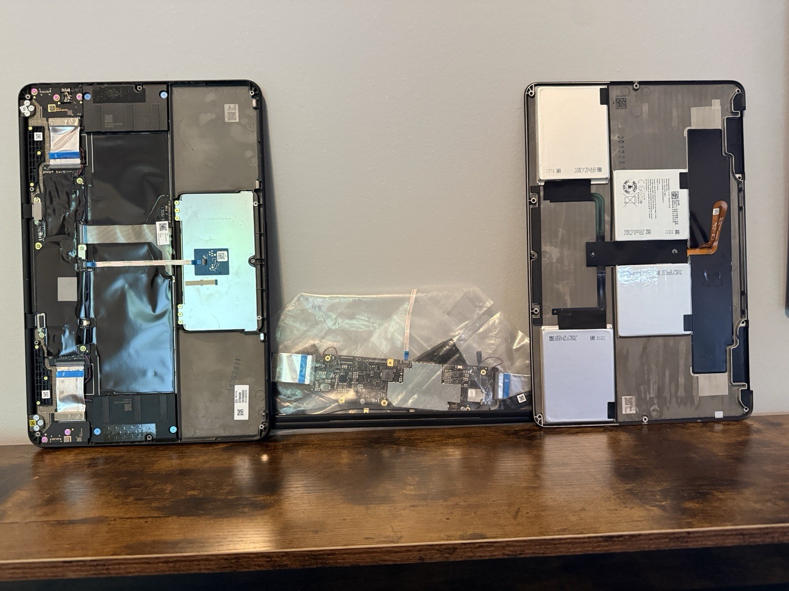 Google Pixelbook Go SPARE PARTS – UNTESTED – AS-IS (BATTERY / M3 MOTHERBOARD X2)