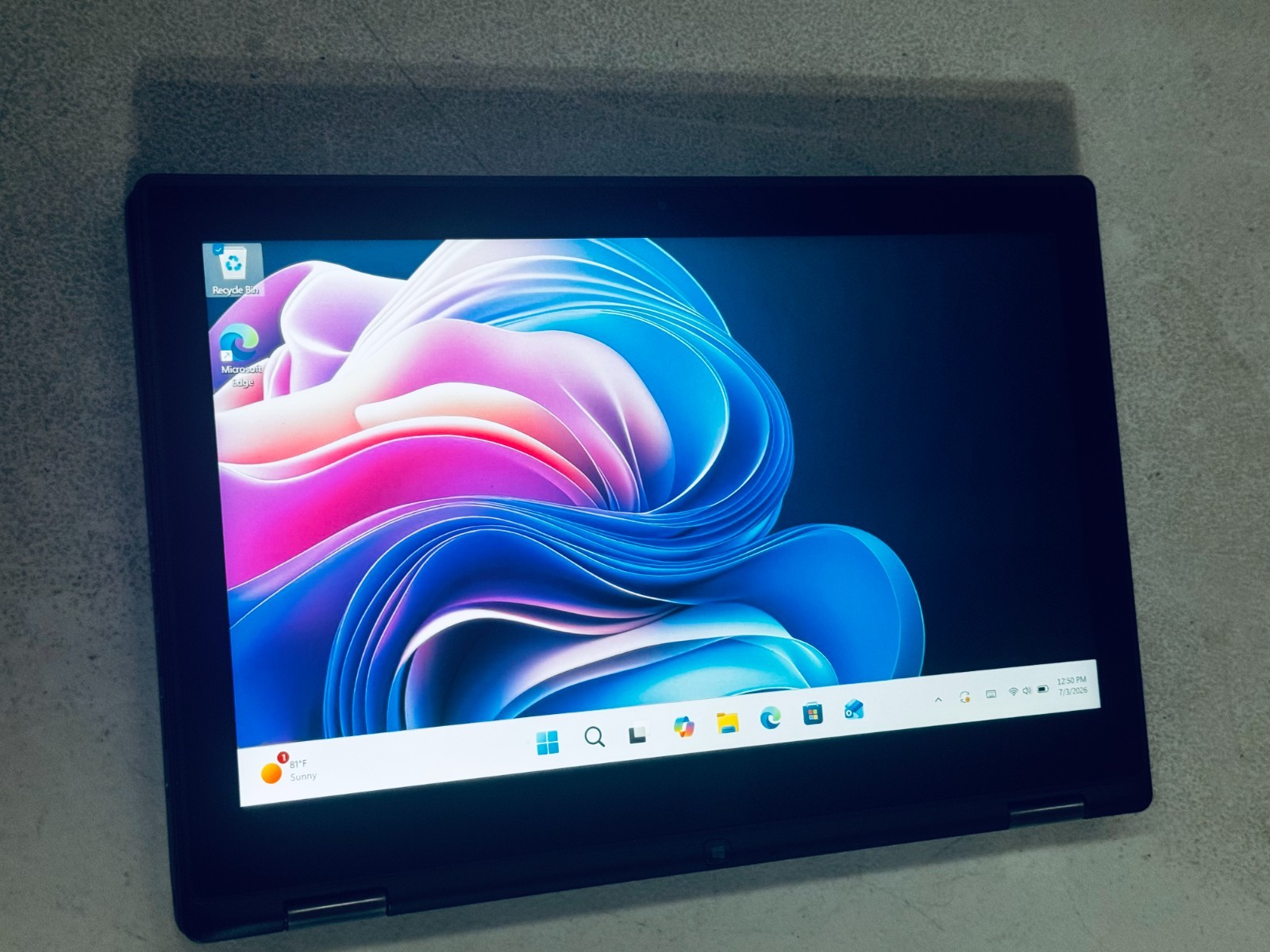 Dell Inspiron 2-in 1 Touch Laptop-Intel i5 6200U-8GB RAM-256GB WIN 11-Excellent