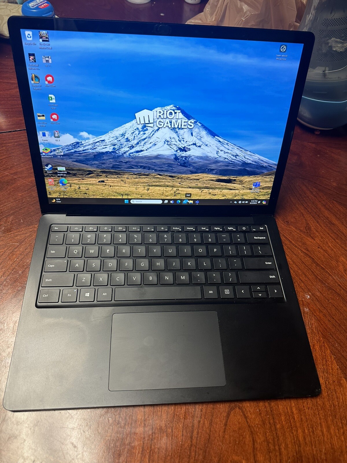 Microsoft Surface Laptop 3 15″ (256GB SSD, AMD Ryzen 5 3rd Gen., 3.70 GHz, 8 GB)