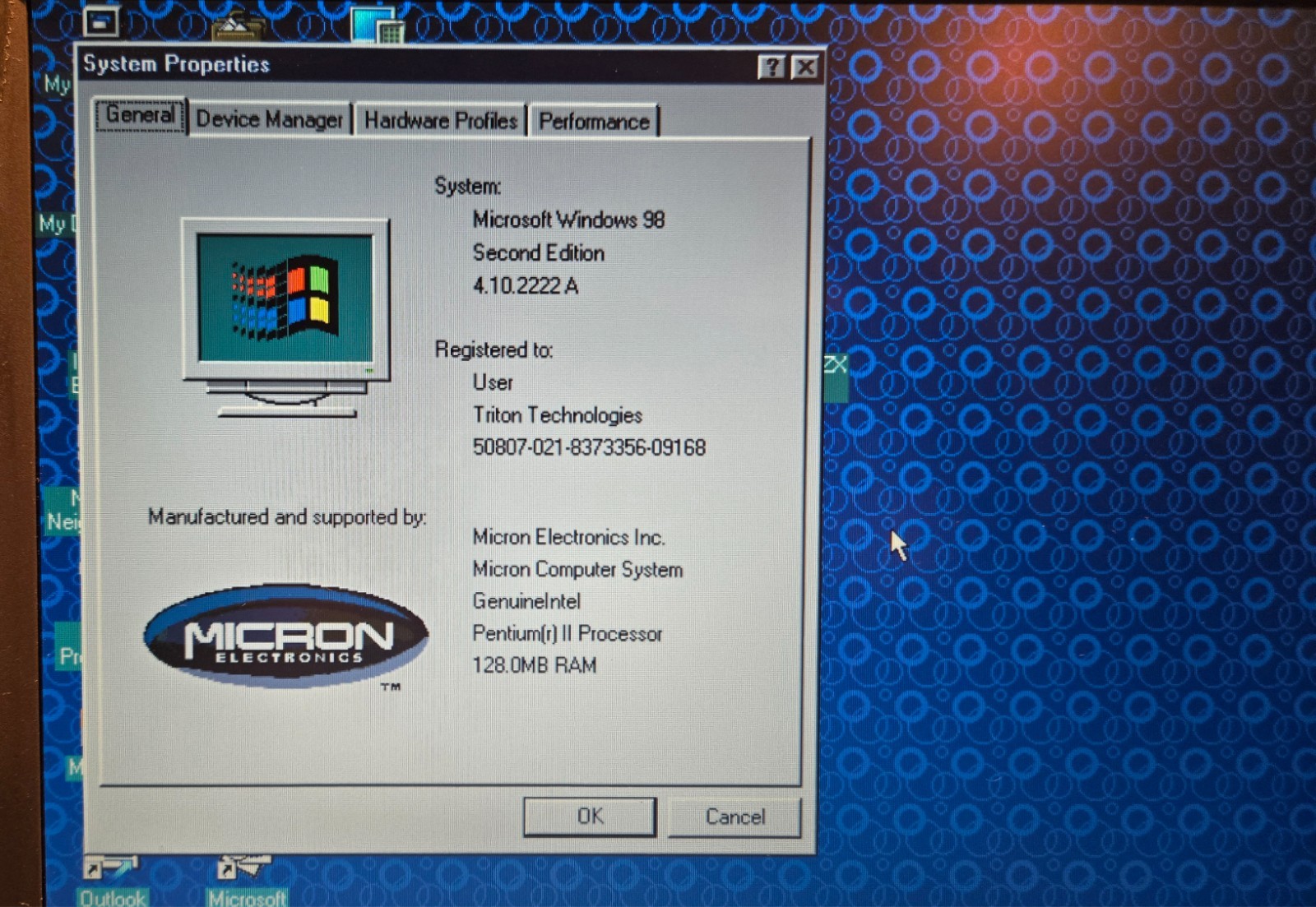 Vintage Micron Transport ZX (Intel Pentium II @ 400 MHz, 128 MB RAM, Win98SE)