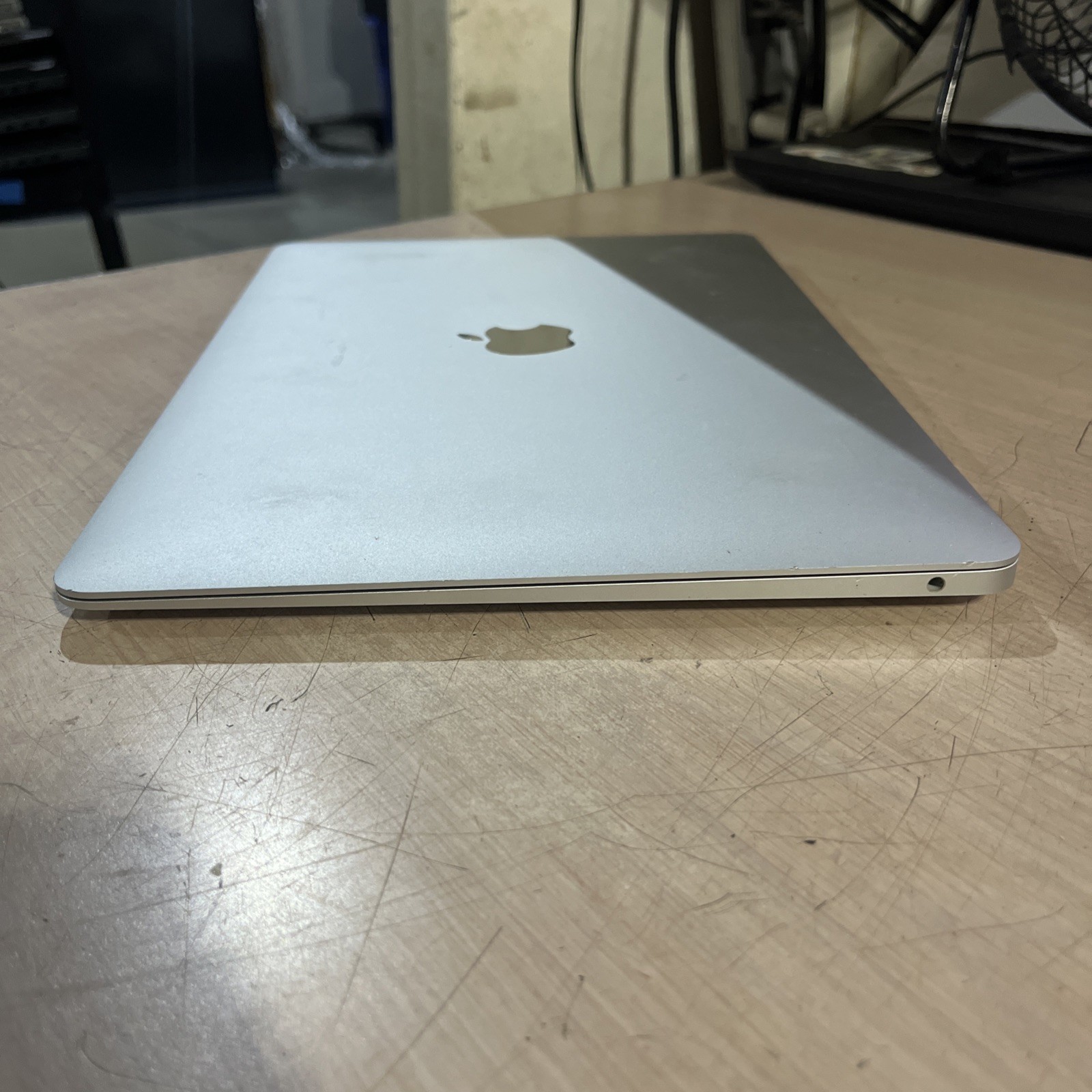 APPLE MACBOOK AIR 13″ SCISSOR, 2020 CORE I3-1000NG4 1.1GHZ 8GB RAM 256SSD ‘
