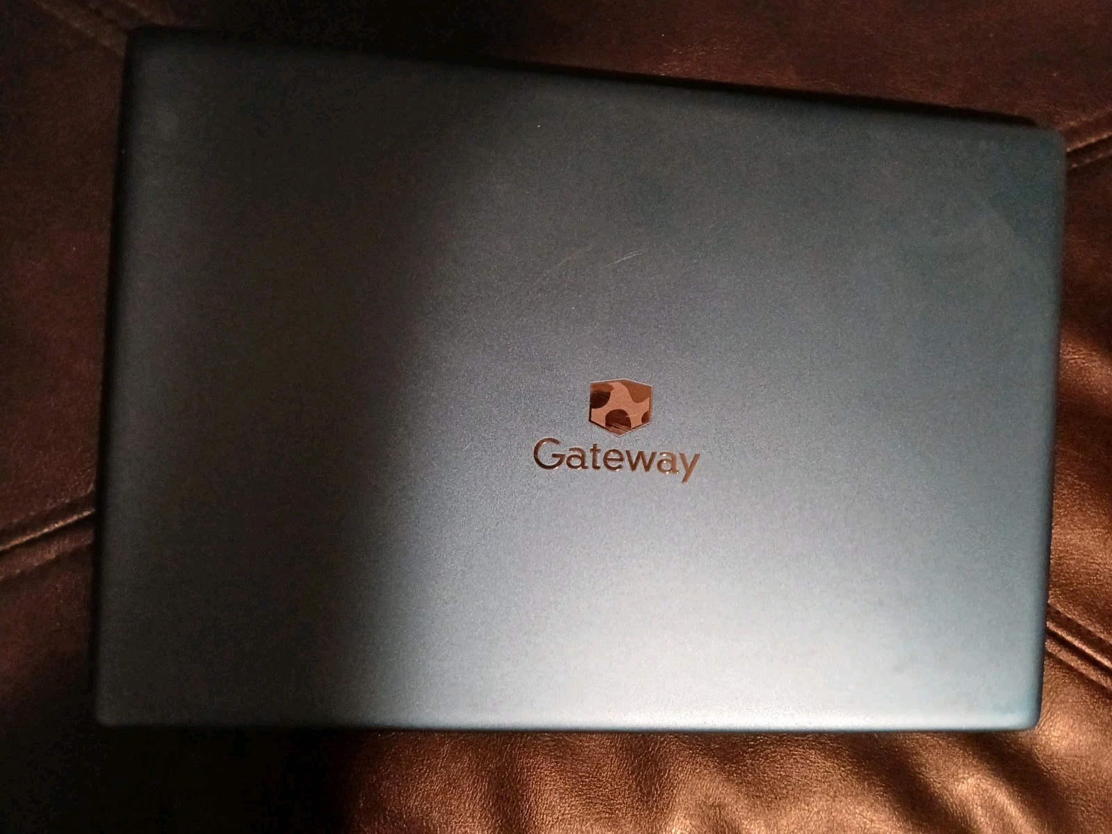 Gateway GWTN133-1BK 13.3″ Ultra Slim Notebook – Snapdragon 850, LTE, 4GB RAM