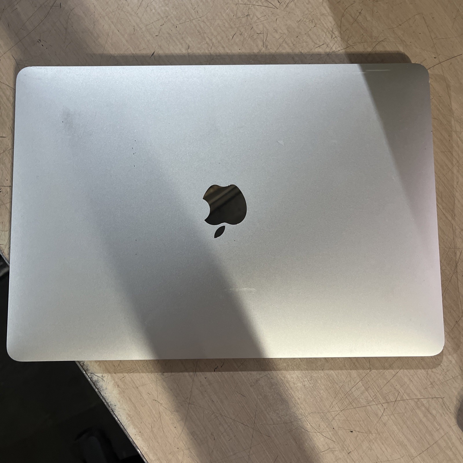APPLE MACBOOK AIR 13″ SCISSOR, 2020 CORE I3-1000NG4 1.1GHZ 8GB RAM 256SSD ‘