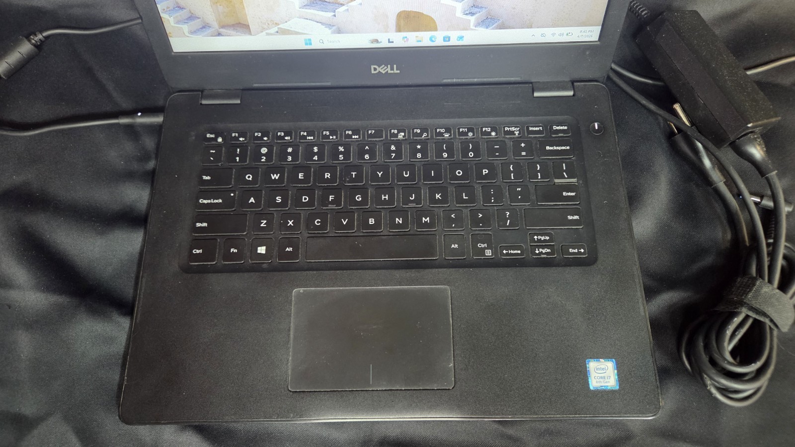 Dell Latitude 3590 15.6” i7-8550U 8GB RAM 256GB SSD R7 M460 Win11P wifi