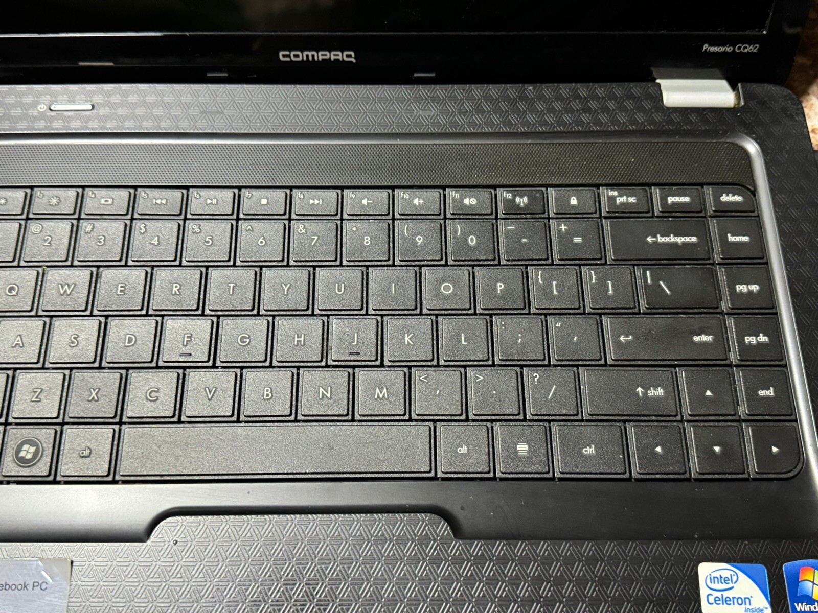 HP Compaq Presario CQ62 15.6 WINDOWS 7 Intel Celeron 2.20GHZ, 3gb Ram, 300gbHDD