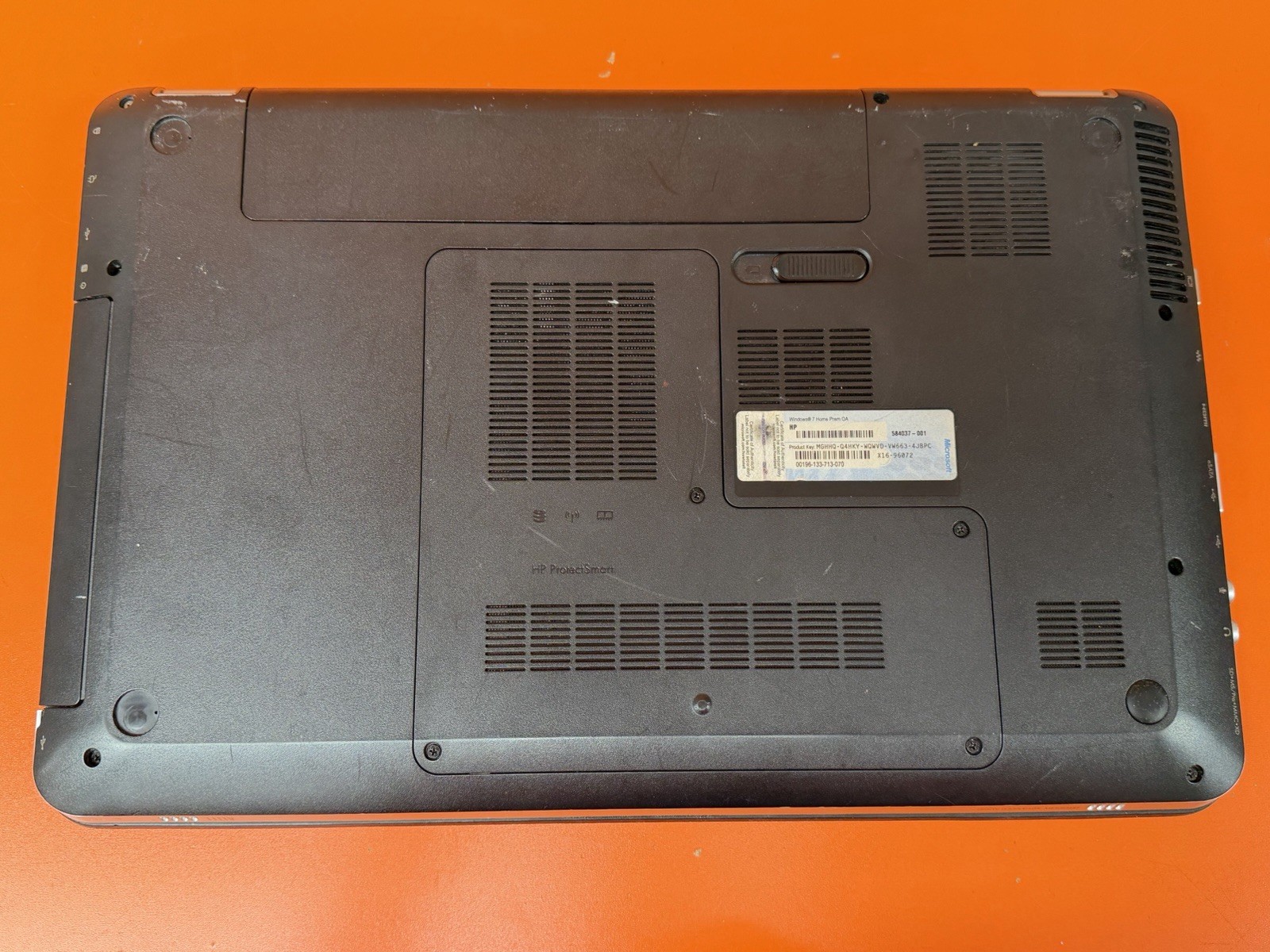 HP dv6-3217cl AMD A6-RADEON/4GB No hard drive No OS