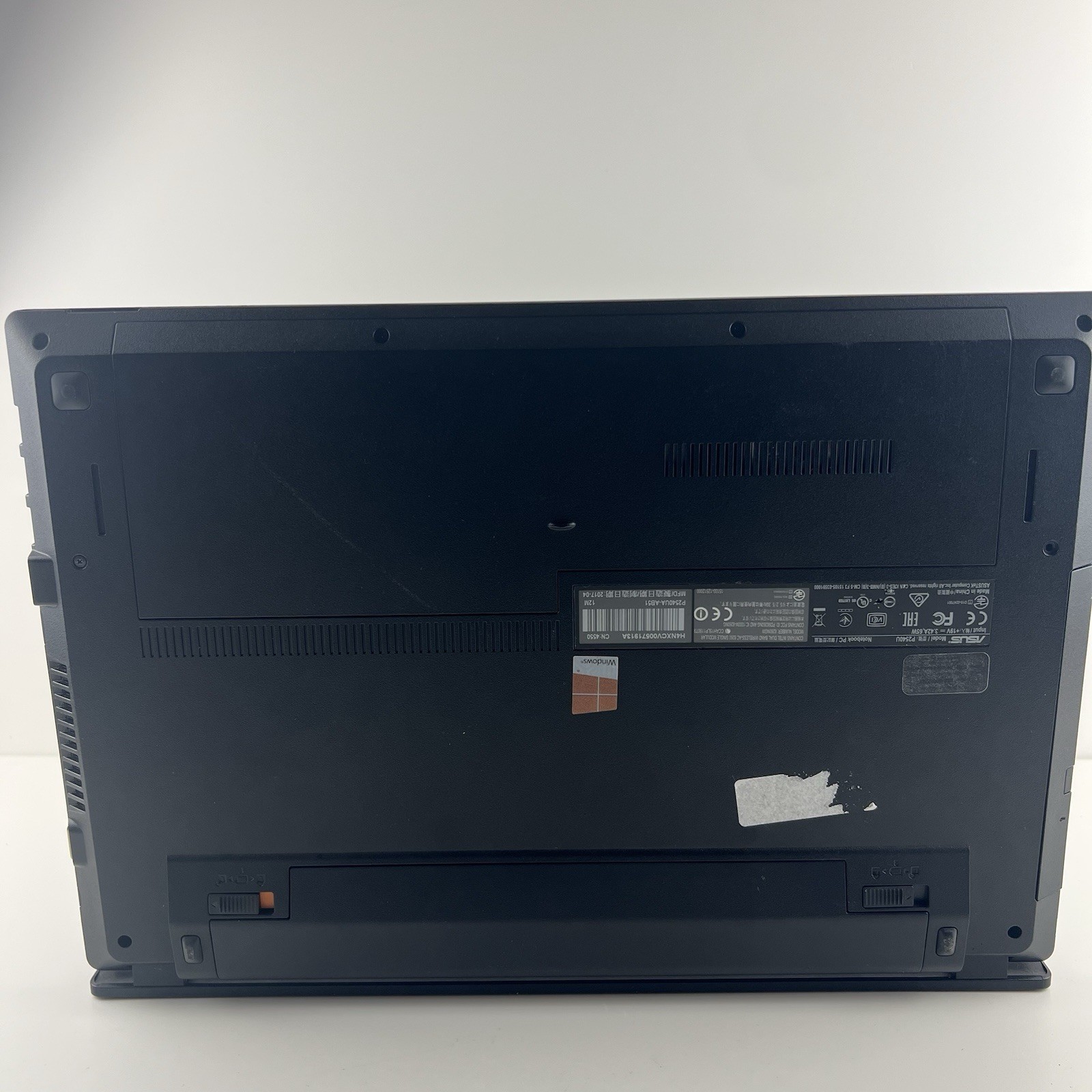 ASUS Pro P2540UB – i5-7200U 8GB 1 TB – 15.5″ – Windows 11 w/Charger, READ