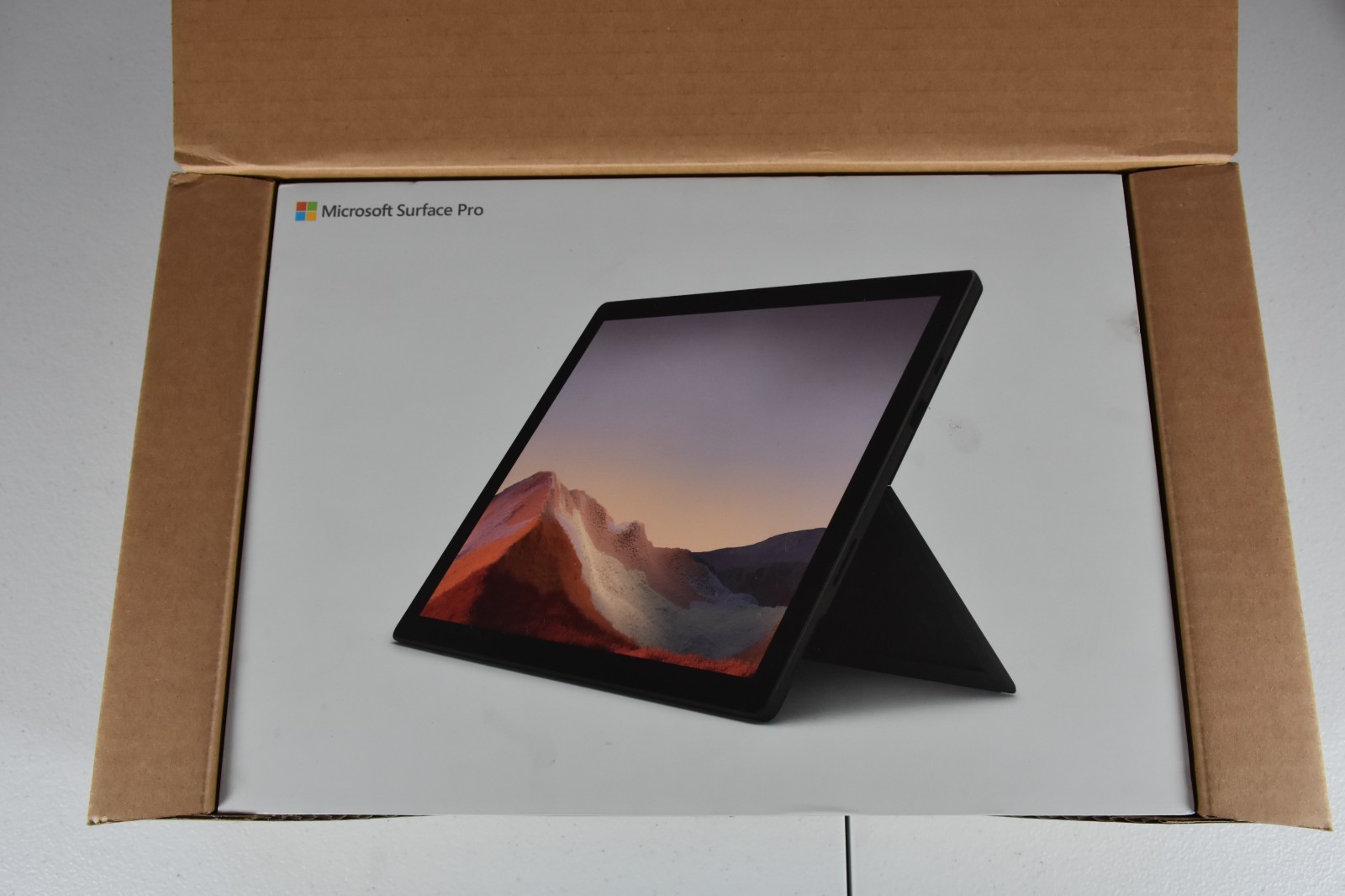 Microsoft Surface Pro 6 i5 8GB 128GB w/ Type Cover & Pen – Win 10 – Bundle