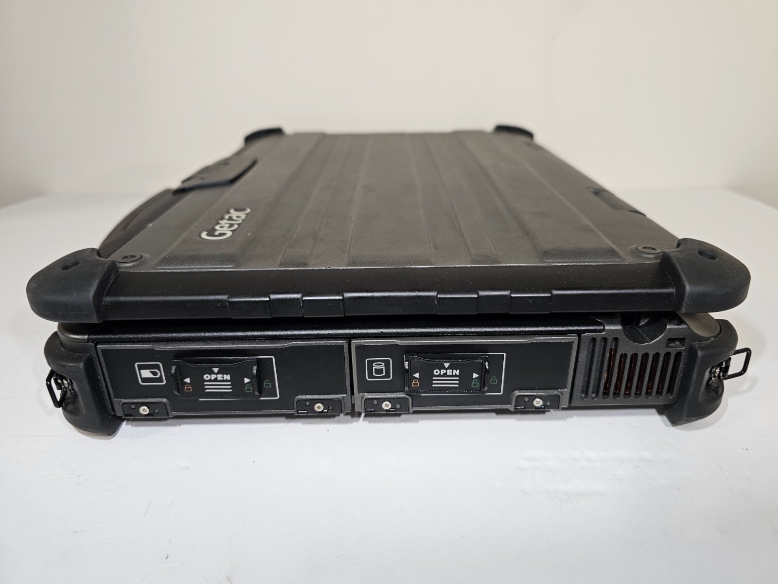 GETAC X500 G2 Rugged LAPTOP 15.6″/i7-4600U 2.90GHz/8GB RAM/+CHARGER/NO SSD/CADDY