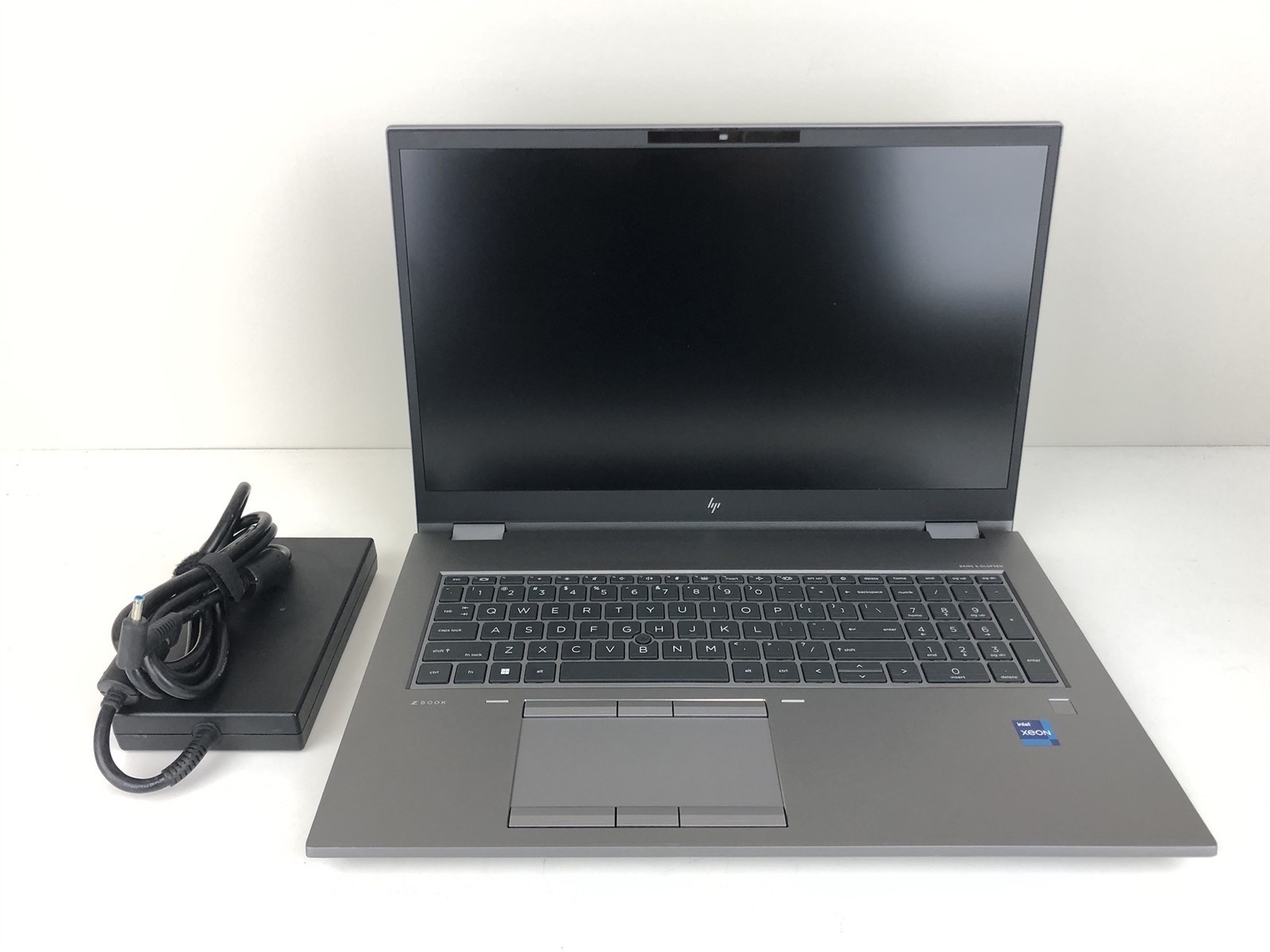 HP ZBook Fury 17 G8: Intel Xeon W-11955M 2.6GHz – 64GB – 2TB – RTX A5000 Mobile