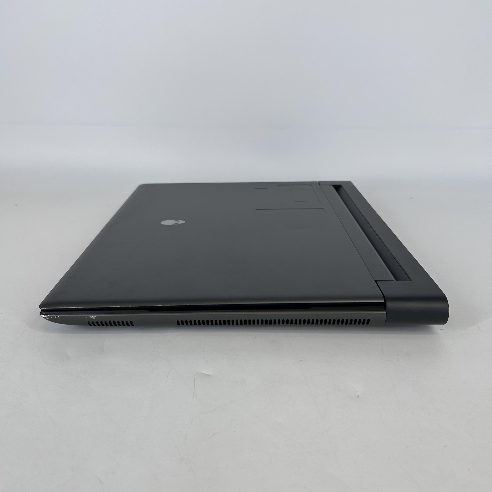 Dell Alienware M16 R1 165Hz QHD+ 2023 2.1 GHz i7-13700HX 16GB 1TB RTX 4070 Good