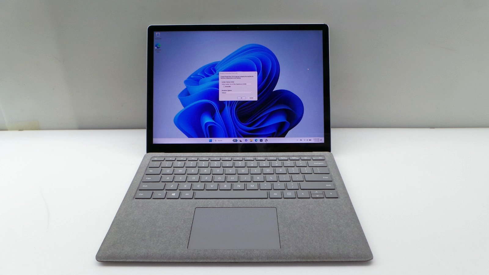 Microsoft Surface Laptop 2 | 13.5″ Touch | i7-8650U 1.90GHz 16GB RAM 512GB SSD