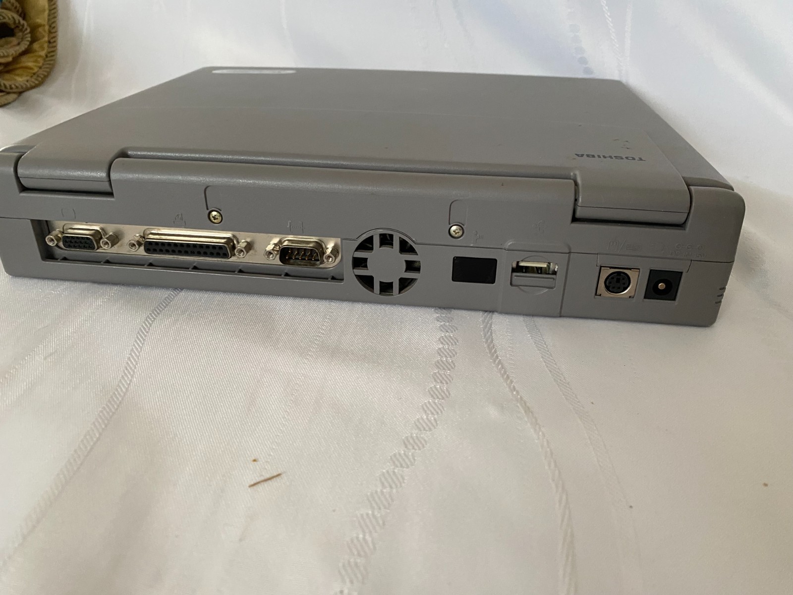 Vintage Toshiba Satellite 4010CDS / 4.0 Laptop w/ Charger – Read Description