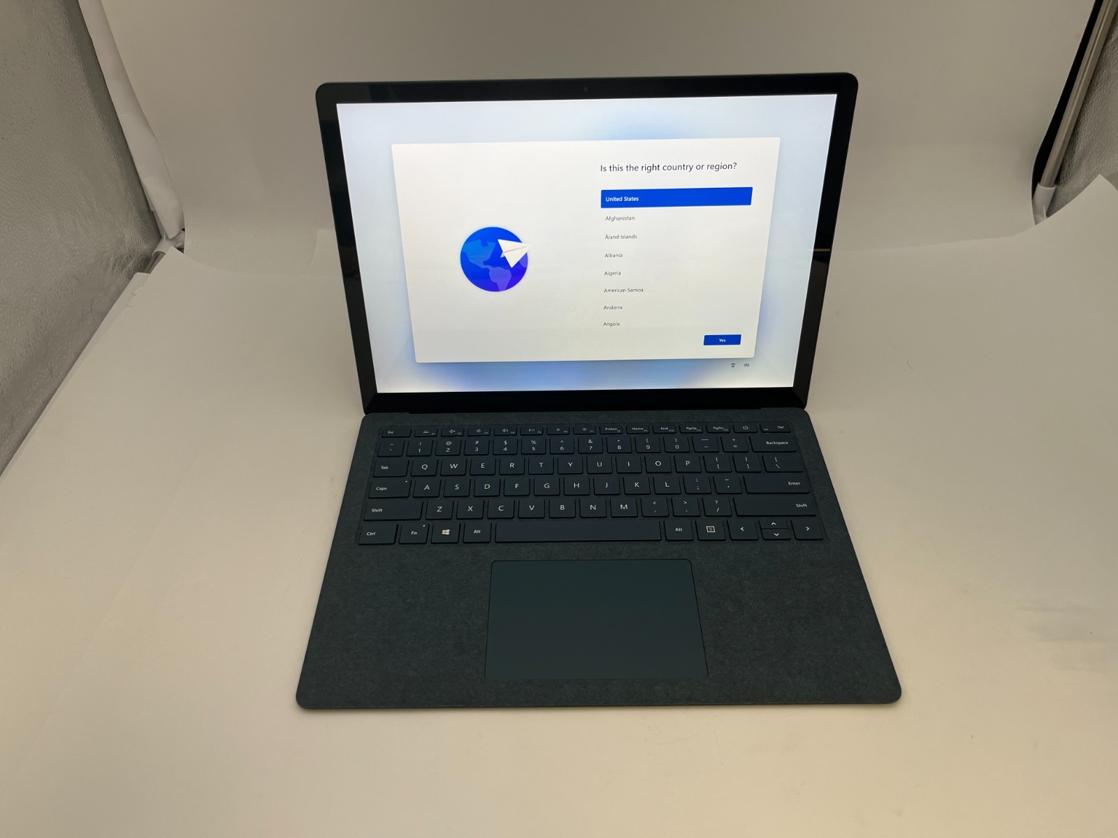 Microsoft Surface Laptop 3 13.5” Intel Core i5-1035G7 16GB RAM 256GB NVME-A