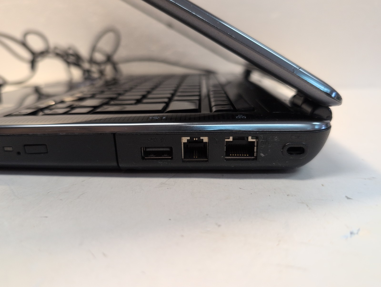 Toshiba Satellite Pro U400 13.3″ Laptop C2D T5550/4GB RAM/ 320GB HDD (NO OS) –