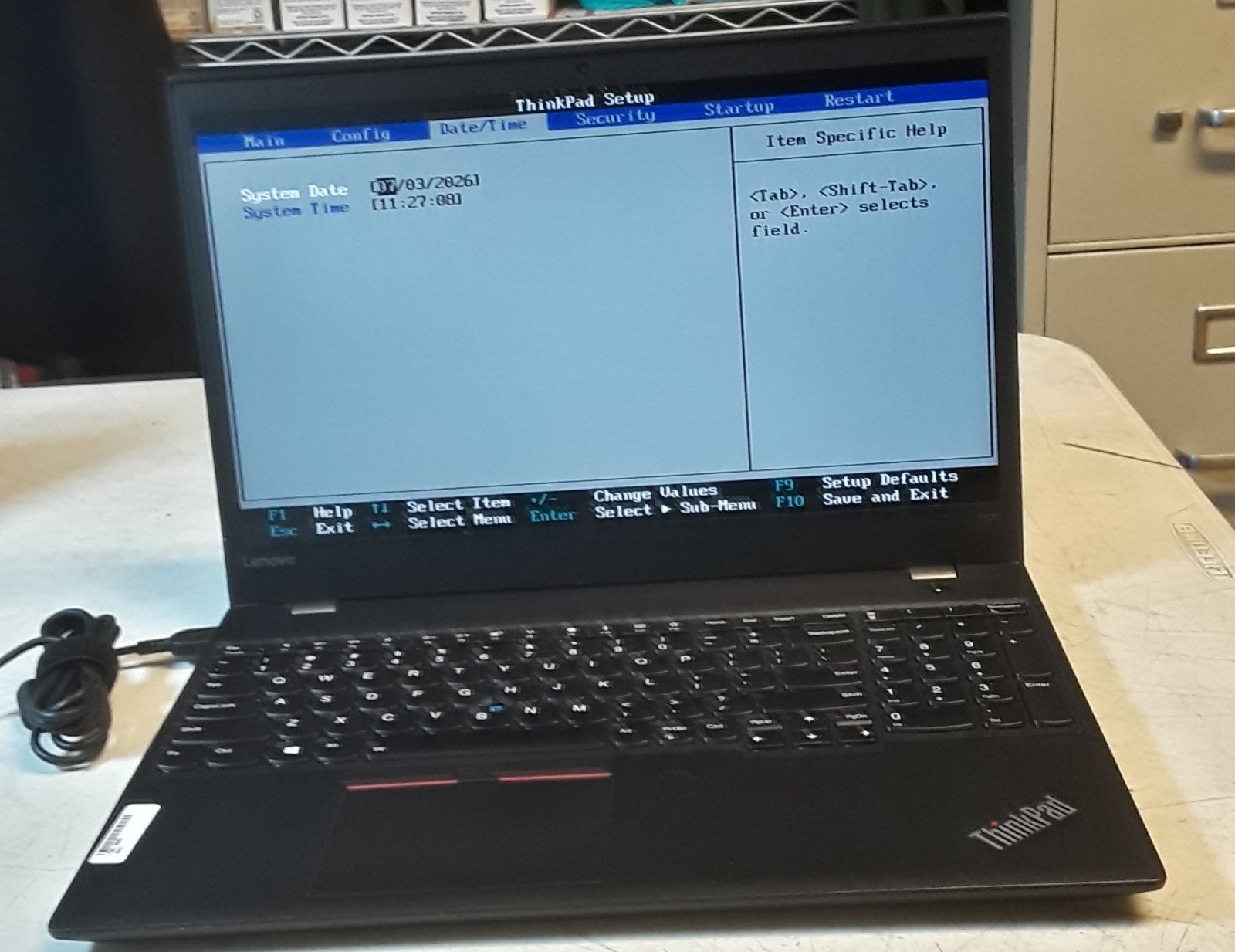 Lenovo ThinkPad T570 i7 8GB No Hard Drive for Parts