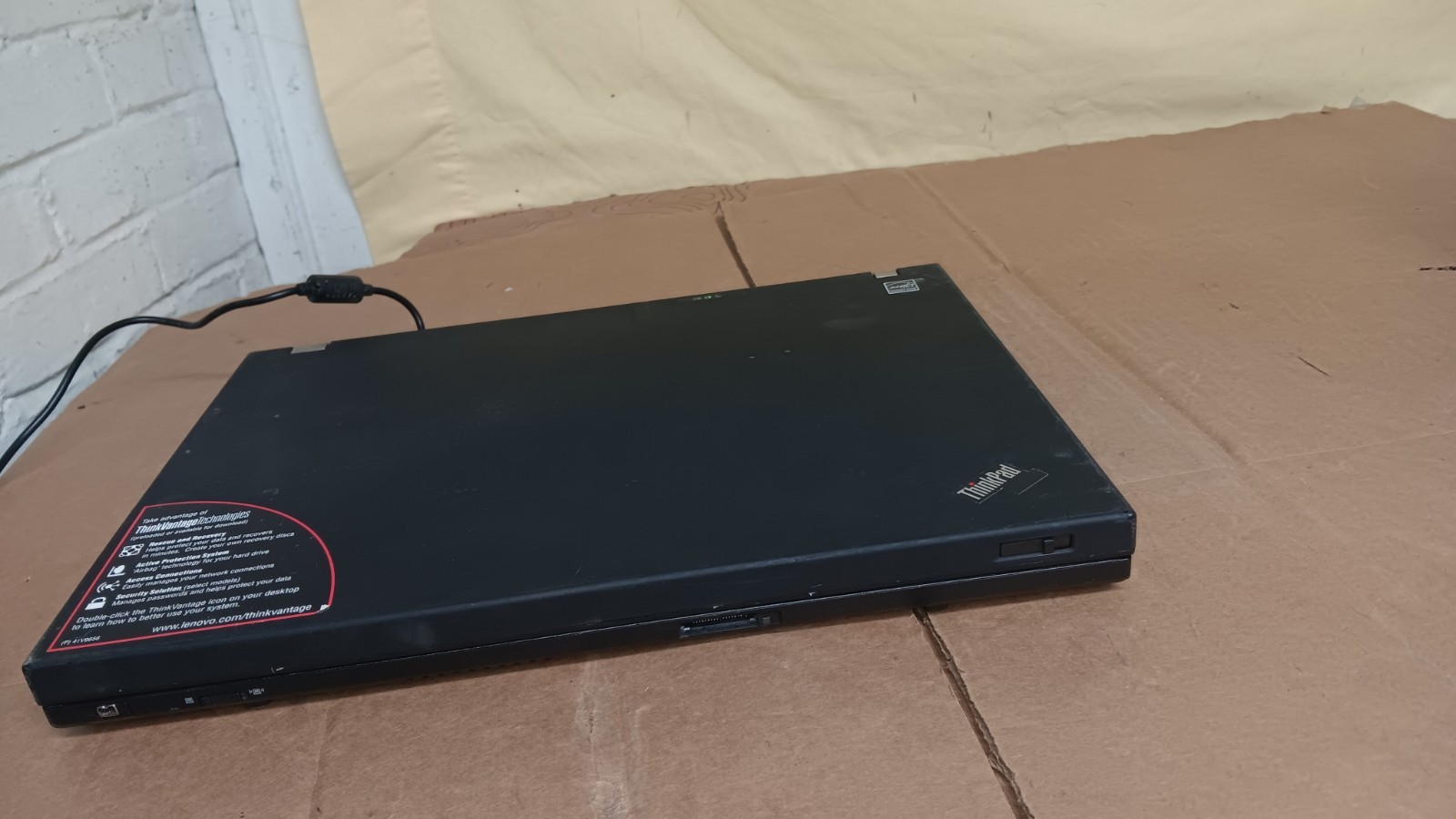 IBM Lenovo Thinkpad T61 Gaming Laptop Windows XP pro SP3 15.4″ LCD Screen DVD