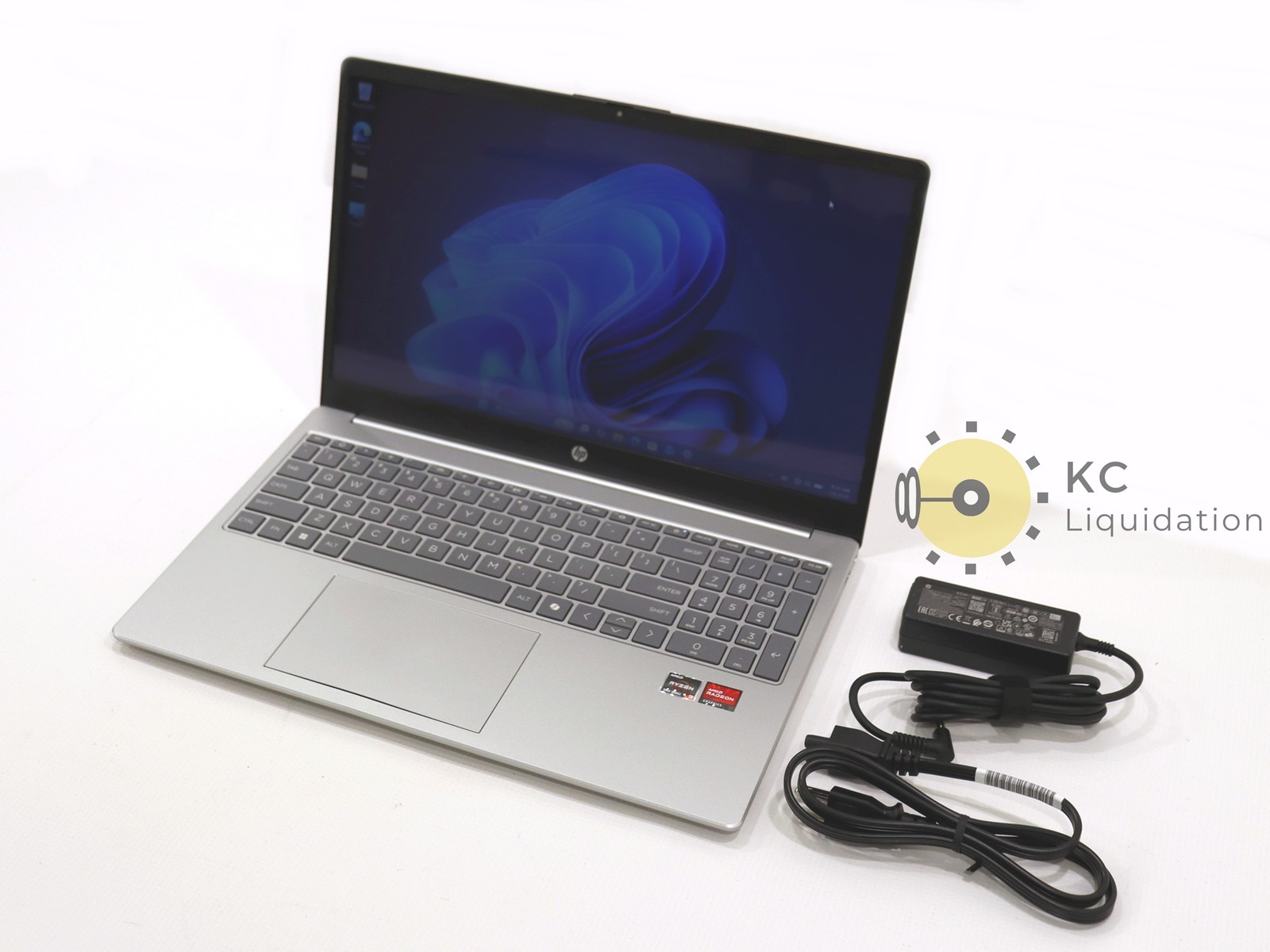 HP Laptop 15-FC0099NR 15.6″ AMD Ryzen 3 7320U 8GB RAM 125GB NVMe Win 11 Pro Read