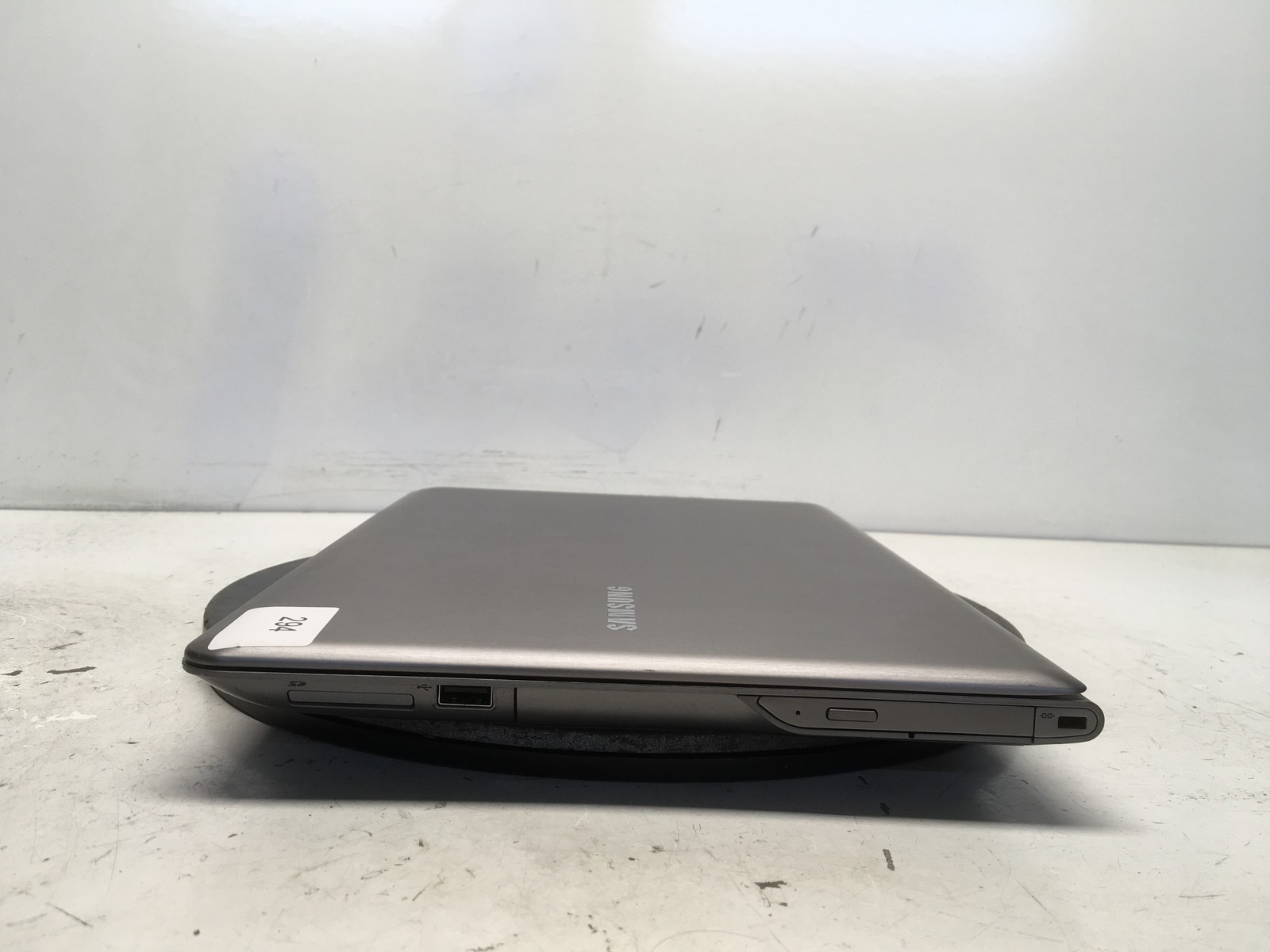 Samsung NP520U4C-A01UB Intel Core i5 3rd Gen 2.5GHz No RAM NO HDD No Batt