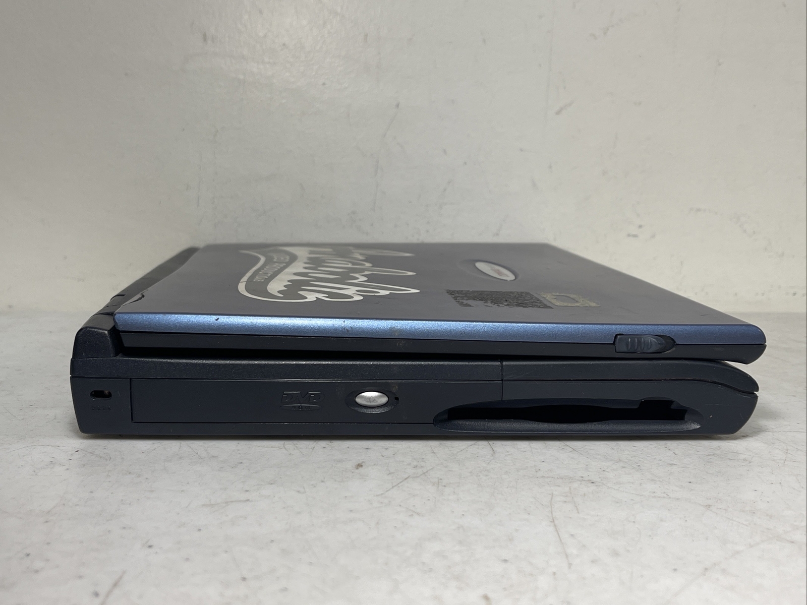 Rare Vintage Compaq Presario 1600 Laptop Pentium II 300MHz – AS-IS, UNTESTED