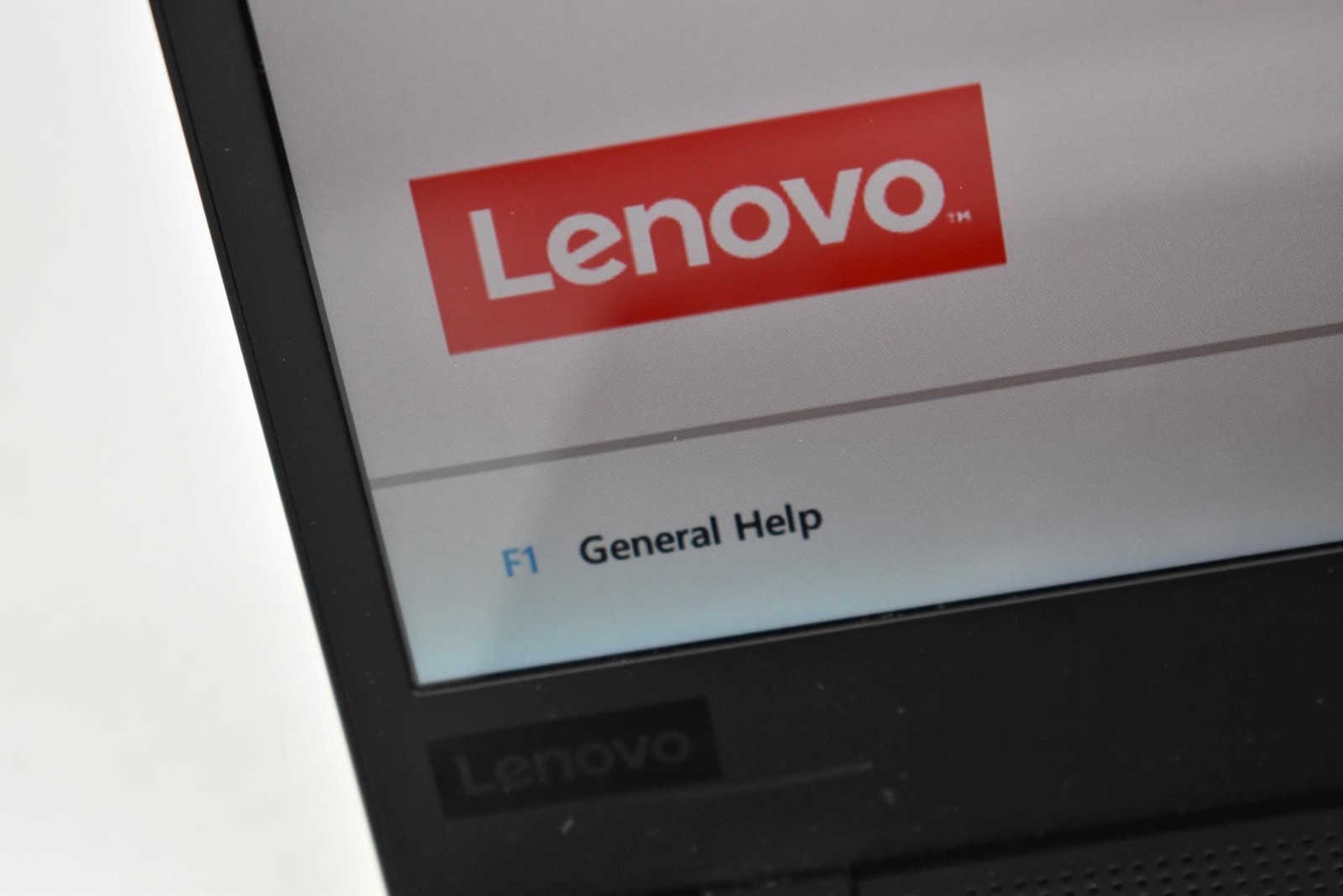 Lenovo ThinkPad X1 Carbon 7th Gen. i7-10510U 1.8GHz 16GB 256GB SSD No OS New Bat