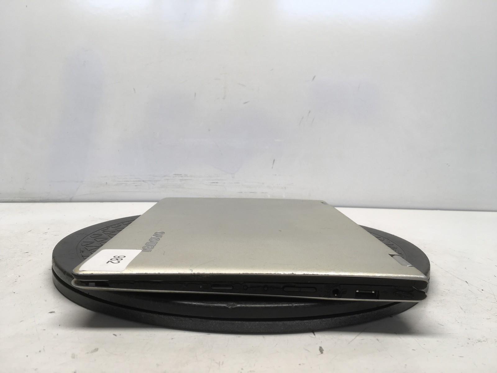 Lenovo Yoga 700-11ISK Intel M5-6Y54 1.1GHz 8 GB NO HDD No Batt