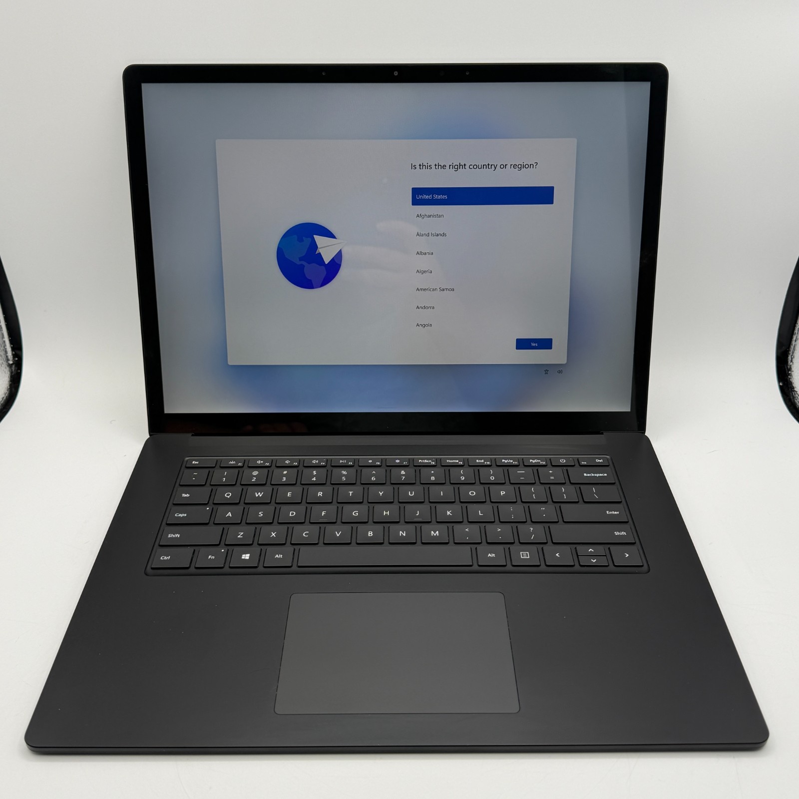 Microsoft Surface Laptop 3 15″ i7-1065G7 32GB RAM 1TB SSD Winвdows 11 Pro Black
