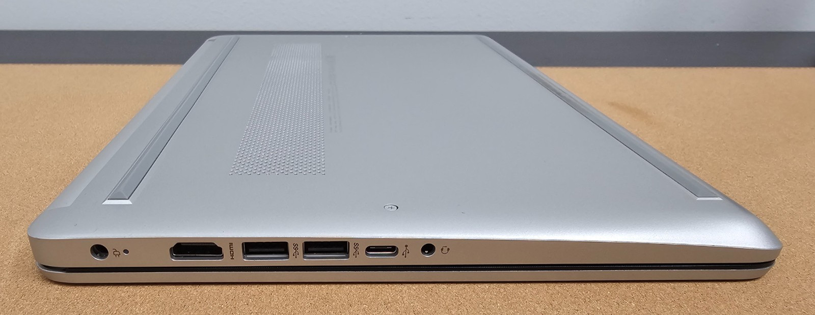 HP Laptop PC 14-dq2043cl i3-1125G4 FHD N-T 8GB Ram 256GB Windows 11 Home