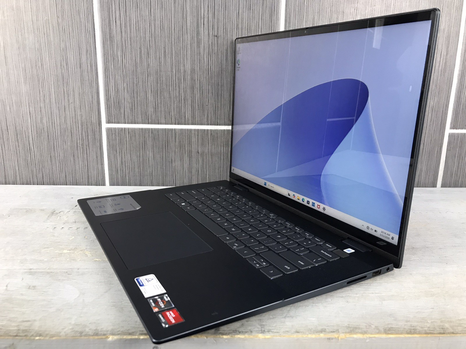 Dell Inspiron 16″ 2-in-1 (P128F) Laptop AMD Ryzen 5 7530U 16GB RAM 512GB SSD
