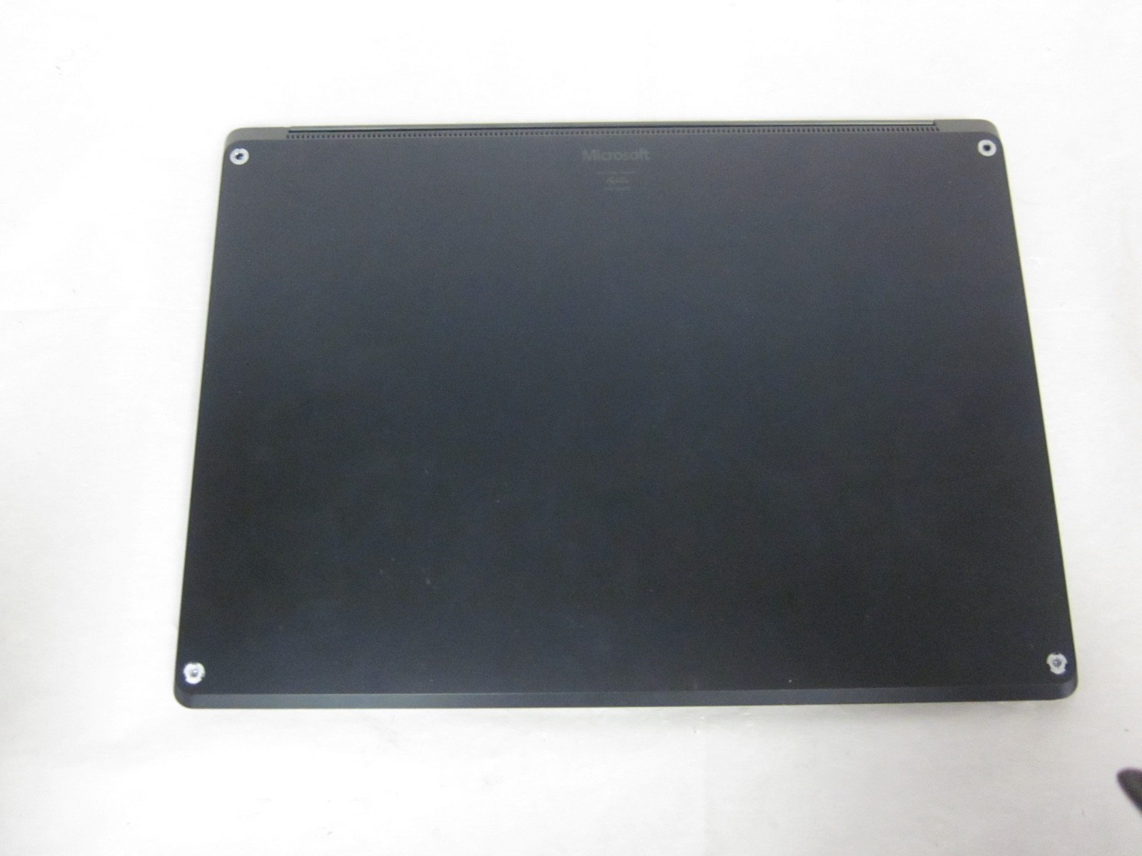 Microsoft Surface 3 1873 RYZEN 5 3580U 2.16GHZ NO OS, NO SSD, AC CRACKED SCREEN