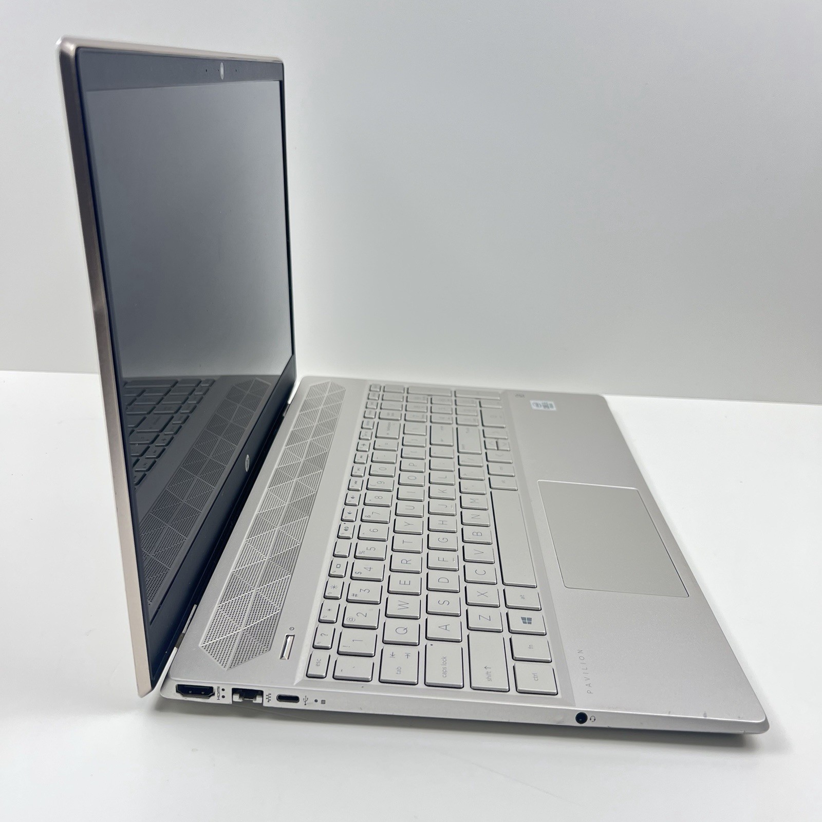 HP Pavilon 15-CS3055WM Intel i5-1035G1 1.0GHz 8GB RAM 128GB SSD Win 11 w/Charger