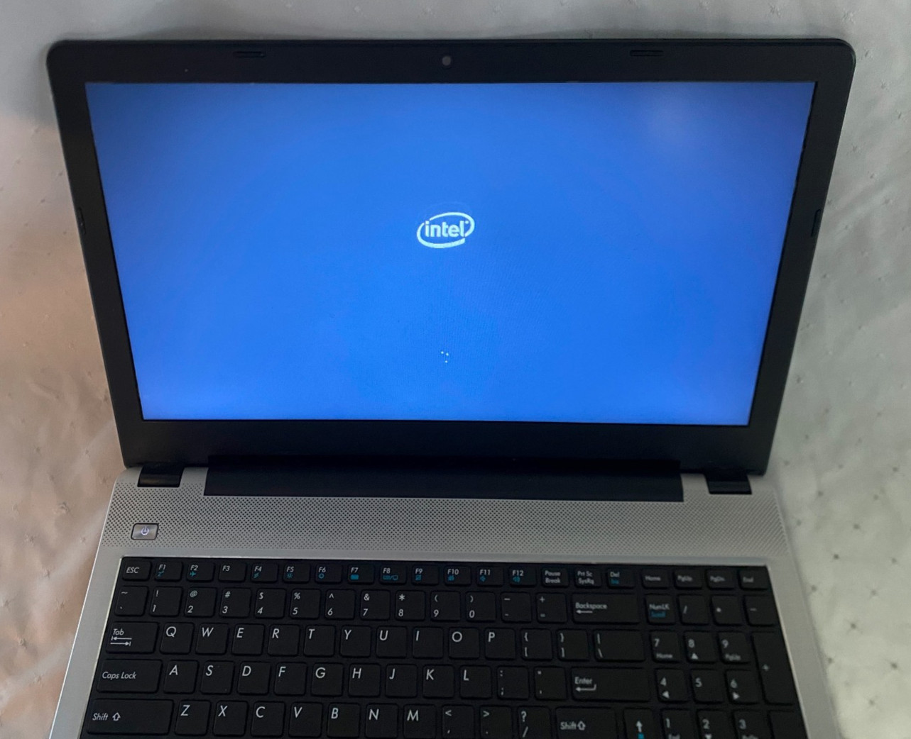 Intel i7-6500U, 16GB RAM, 275GB SSD, Laptop Notebook Pegatron D15S