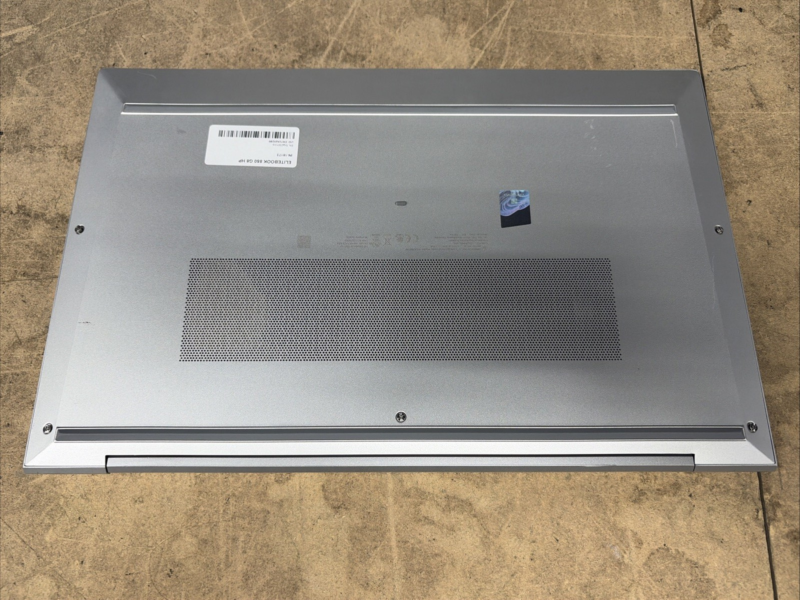 HP EliteBook 850 G8 15.6″ UHD i7-1185G7 16GB RAM 256GB SSD NO OS
