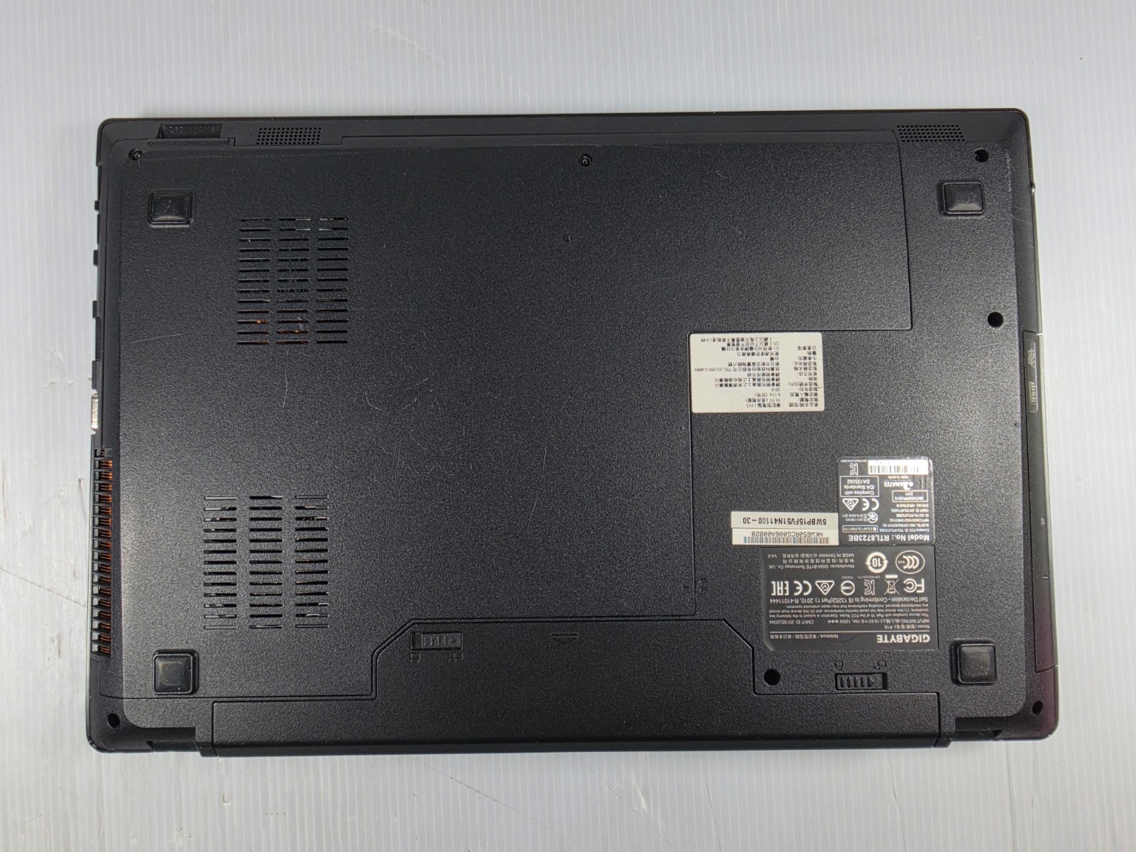 Gigabyte P15 i7-6700HQ 2.6GHz 8GB RAM 1TB HDD 128GB SSD GTX 950m Windows 11