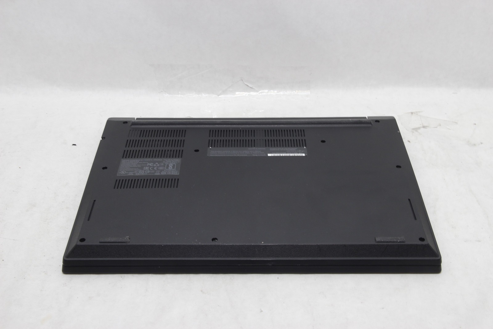 Lenovo TP E485 14″ Laptop AMD R3 2200U 8 GB RAM 250 GB SSD Win 11 No Charger