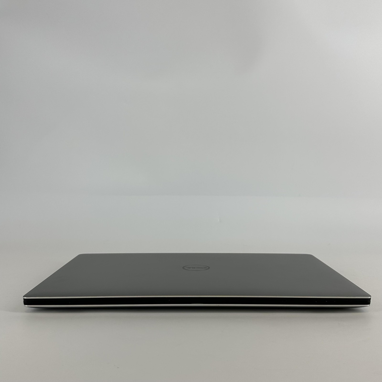 Dell XPS 15 9560 2017 4K TOUCH i7-7700HQ 2.80GHz 32GB 1TB SSD NVIDIA GTX 1050