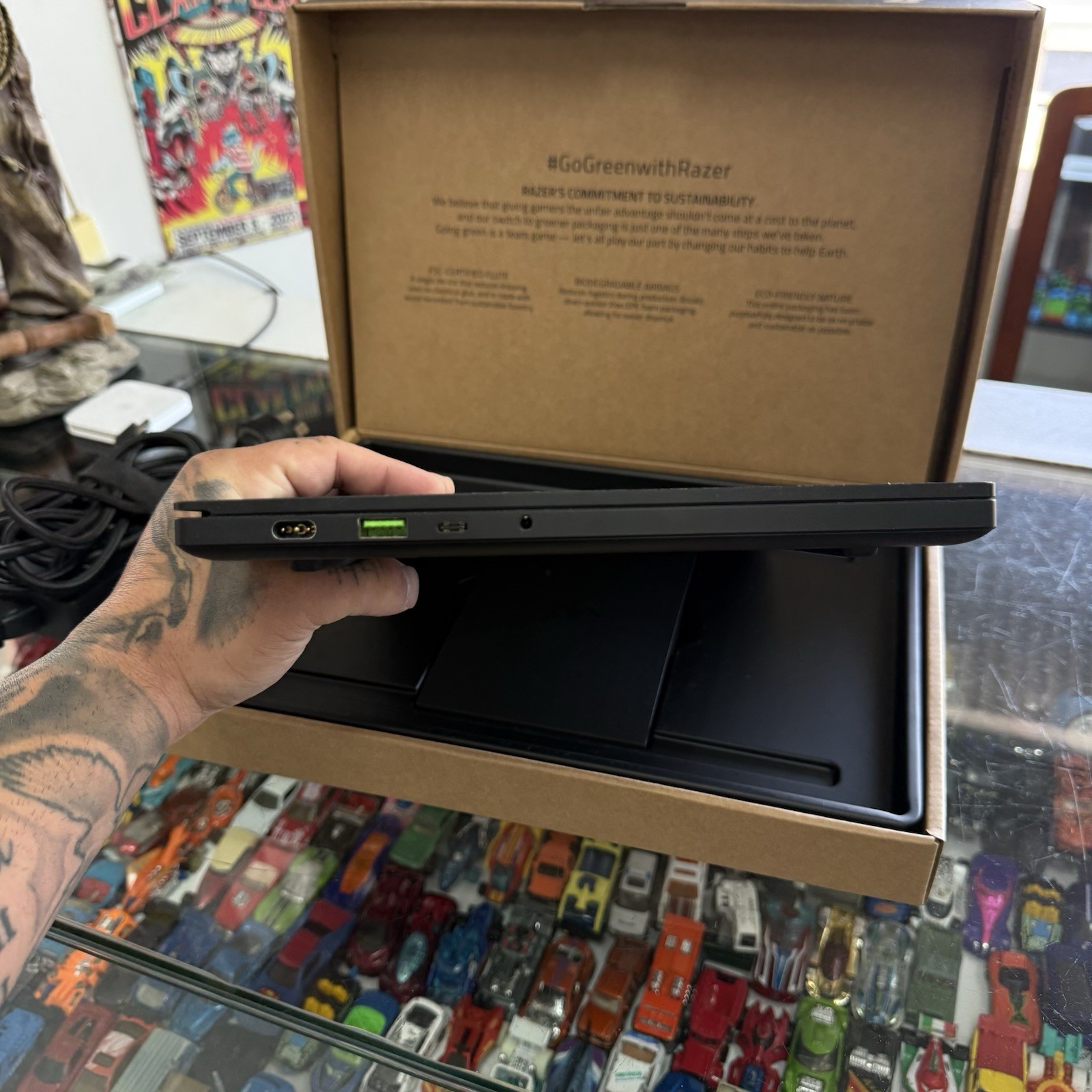 Razer Blade 14 1TB AMD Ryzen 9 5900HX Radeon Graphics 16GB Ram RZ09-0370 Laptop