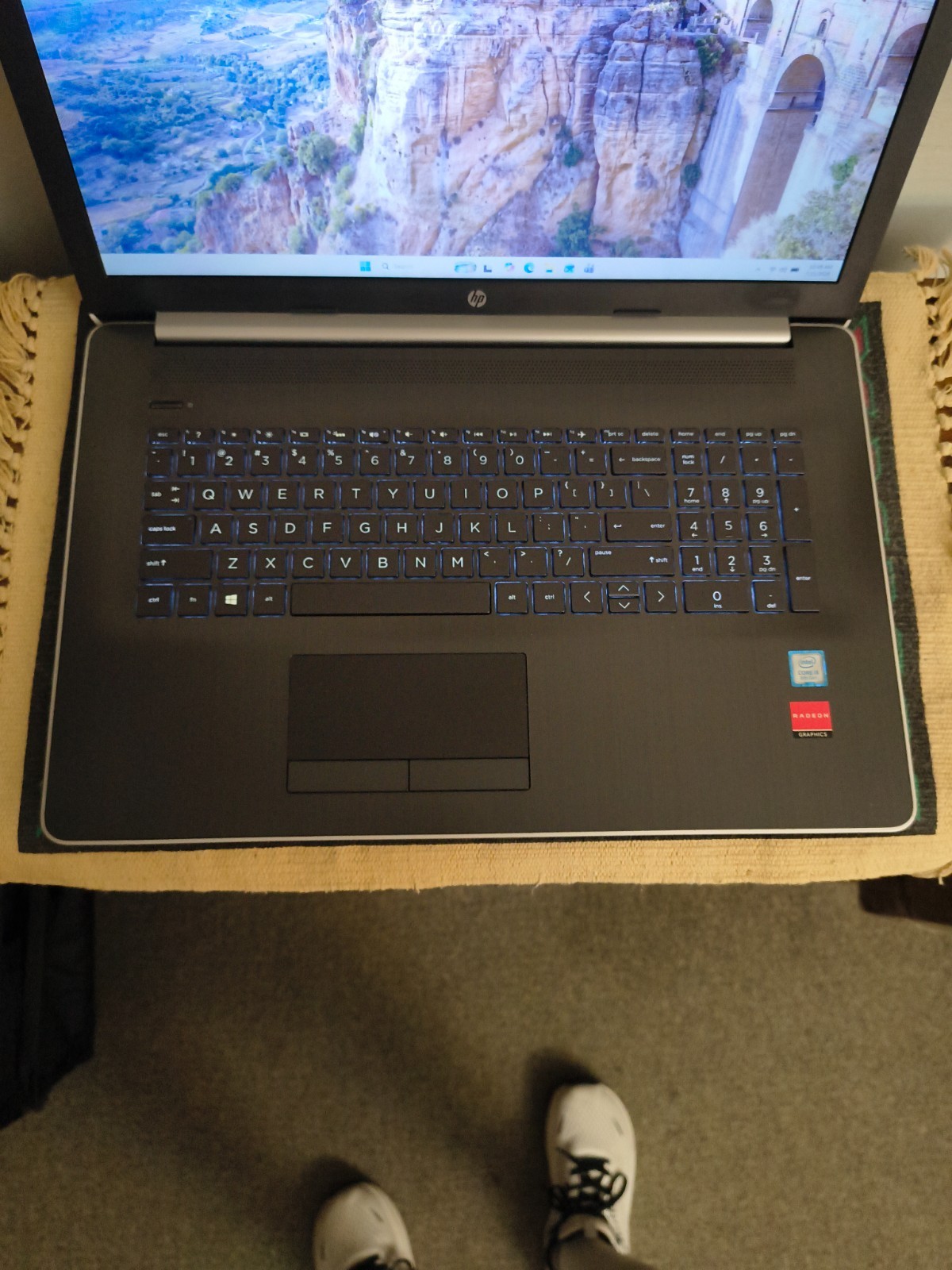 HP 17-by0053cl T/S Core i5-8250u@1.6GHz 12GB 250GB NVMe SSD+1TB HDD Win11Hm BKLT
