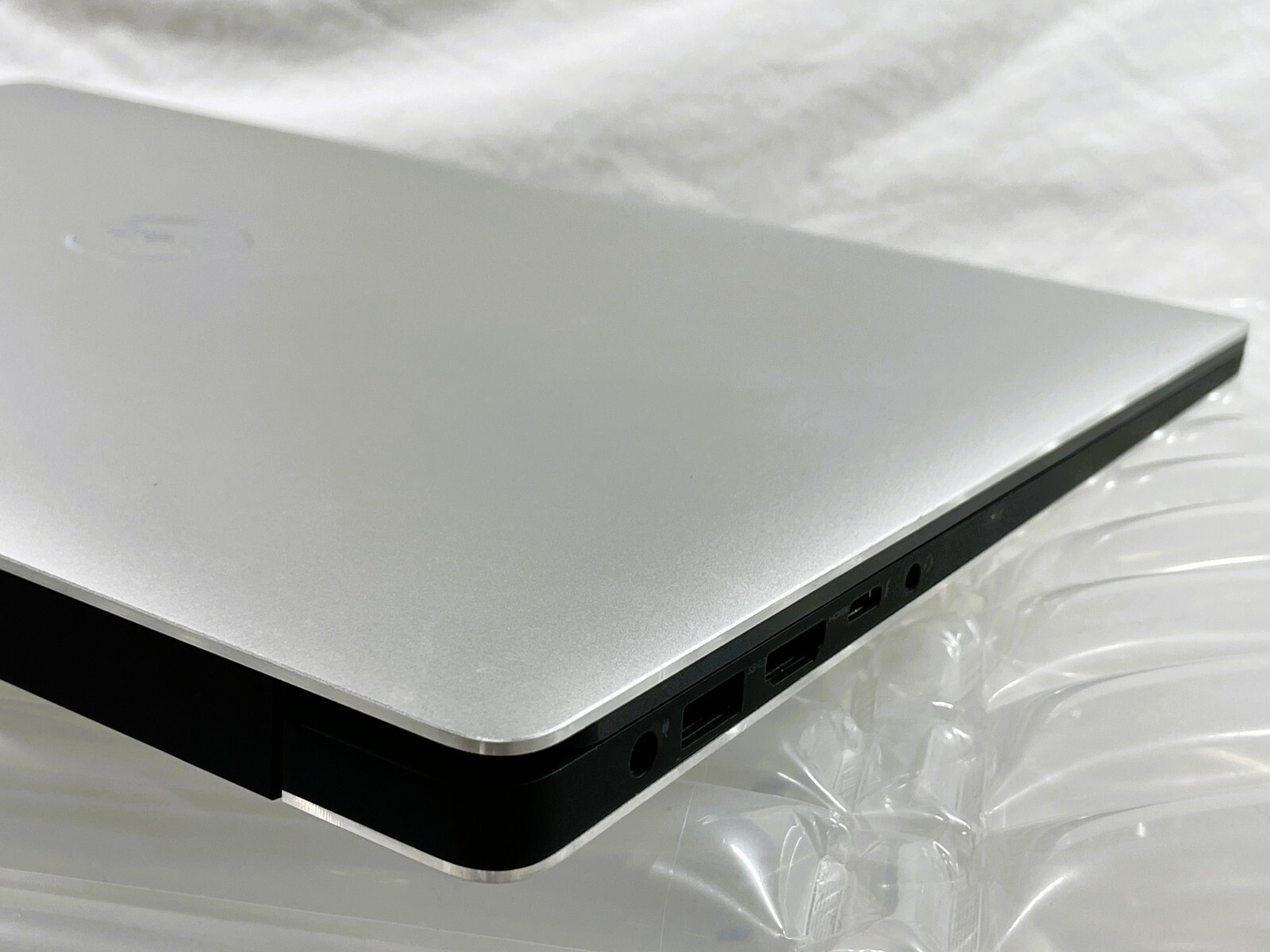 Dell XPS 15 7590 4K TOUCH ✔i9-9980HK ✔32GB RAM ✔2TB SSD✔ Grade A