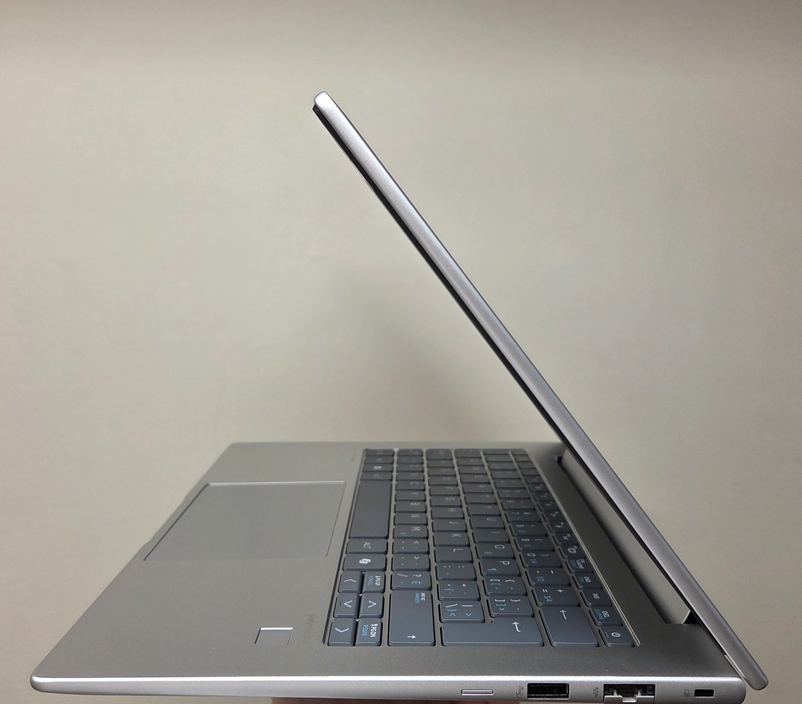 HP EliteBook 645 G11 14″ AMD Ryzen Pro 5 7535U 16GB French Keyboard-See Pics