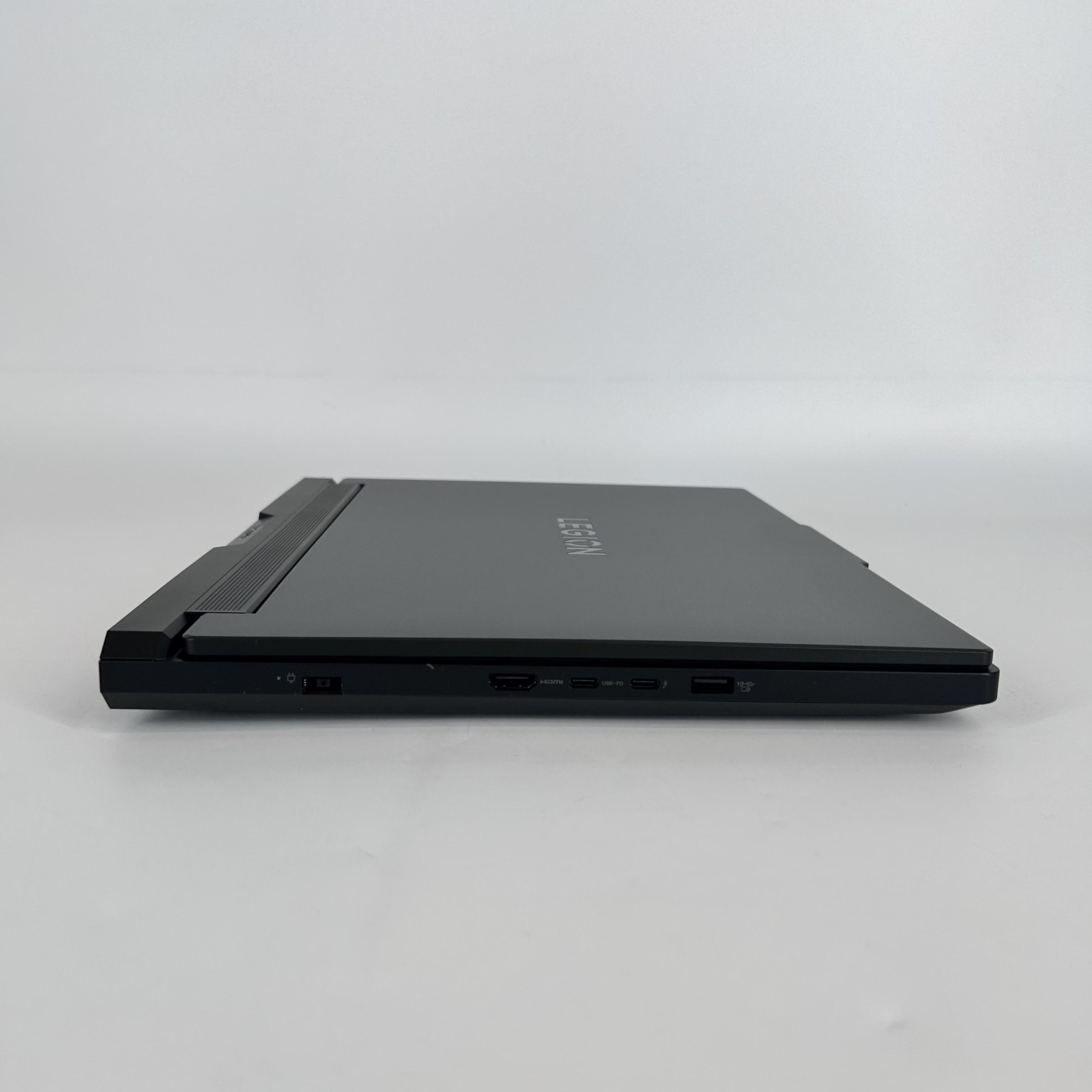 Lenovo Legion Pro 7i Gen 10 16 240Hz QHD+ Ultra 7 255HX 32GB 2TB SSD RTX 5070 Ti