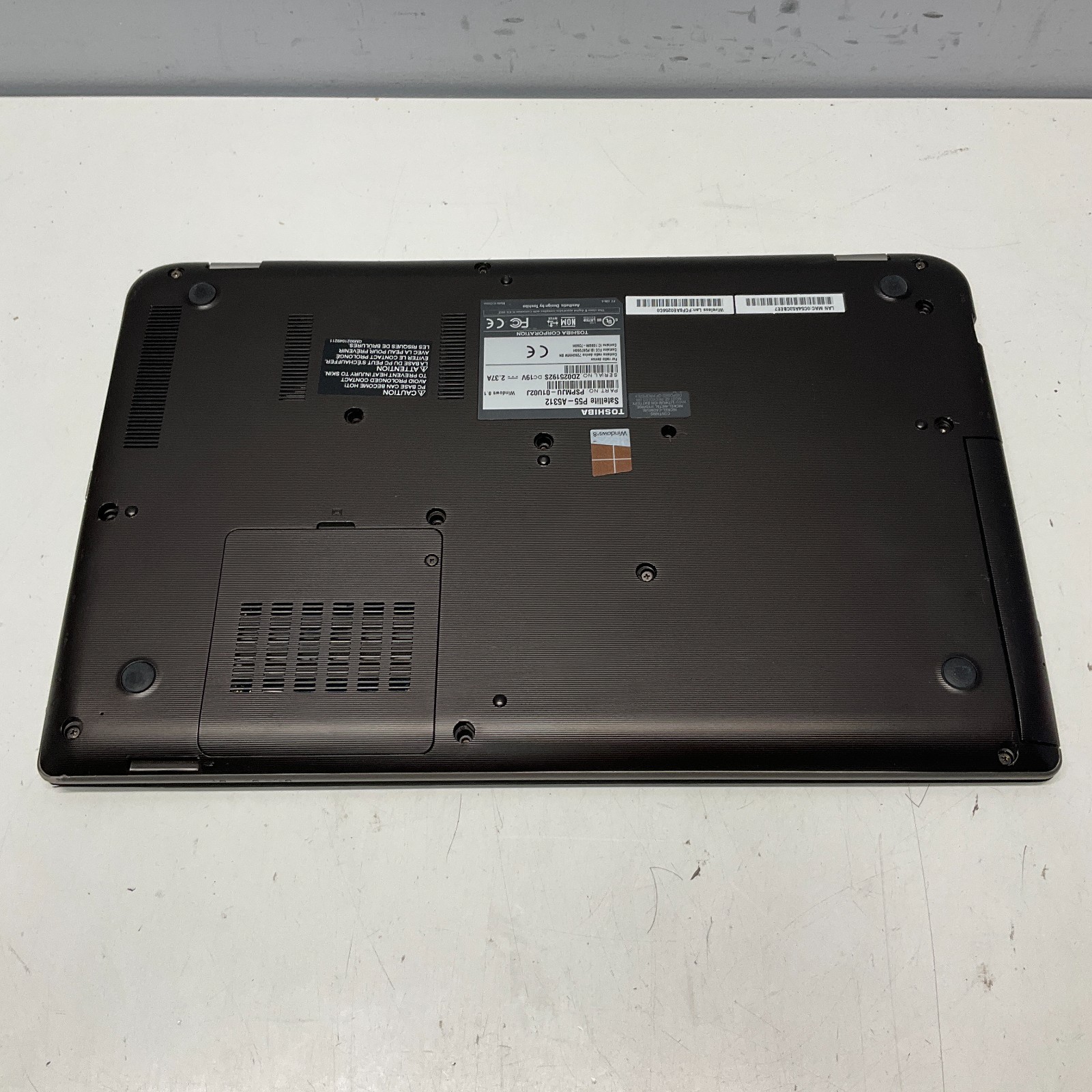 TOSHIBA SATELLITE RADIUS P55W-B5312-FOR PARTS/REPAIR- BROKEN LCD AS IS